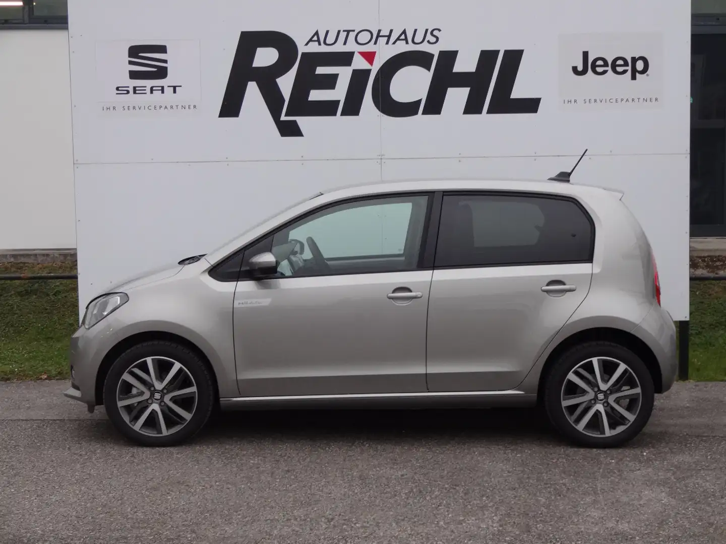 SEAT Mii electric PLUS Silber - 1