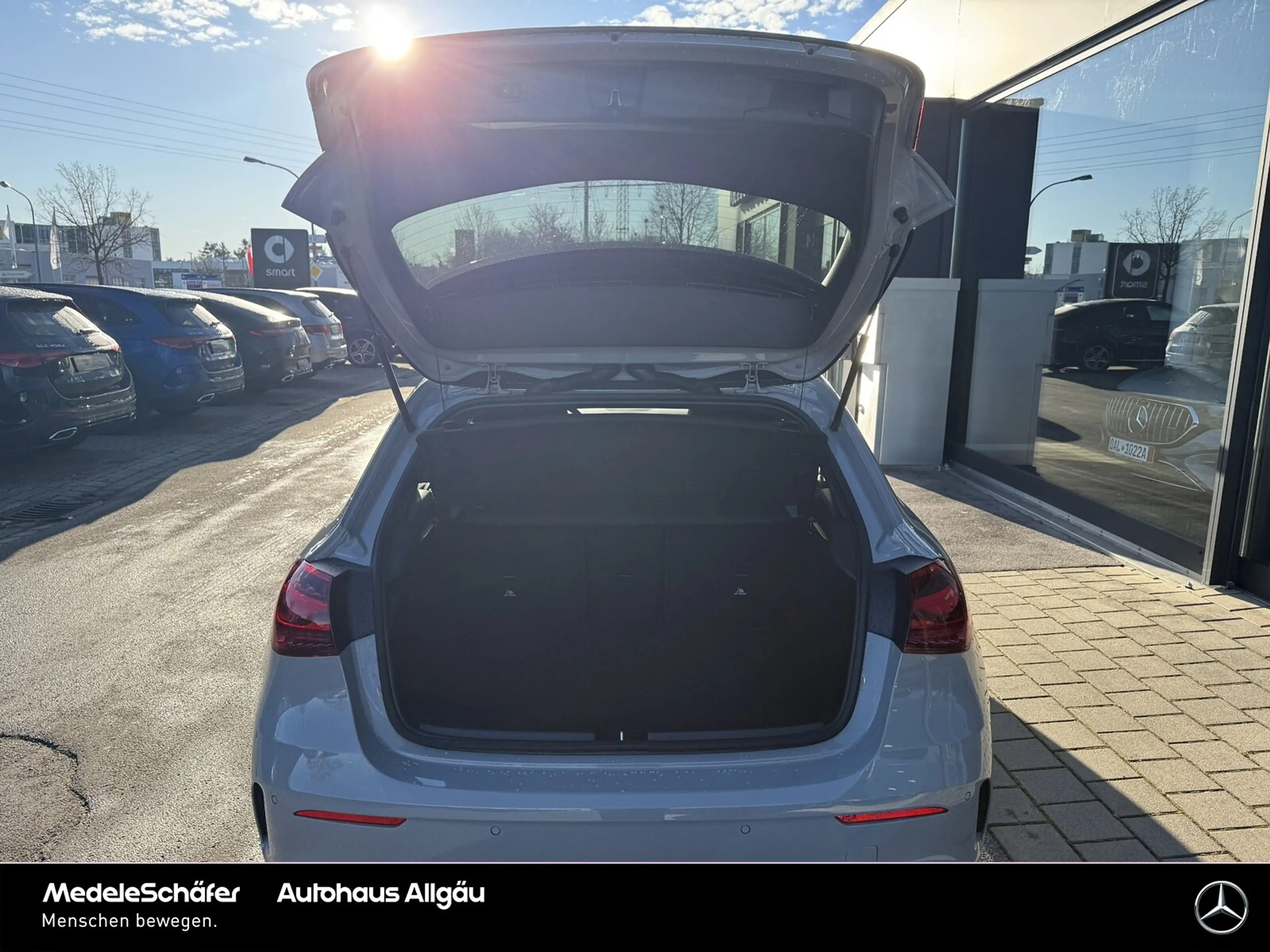 Mercedes-Benz A 180 A 180 AMG Night AHK KeylessGo Kam EasyPack Sport — photo 13