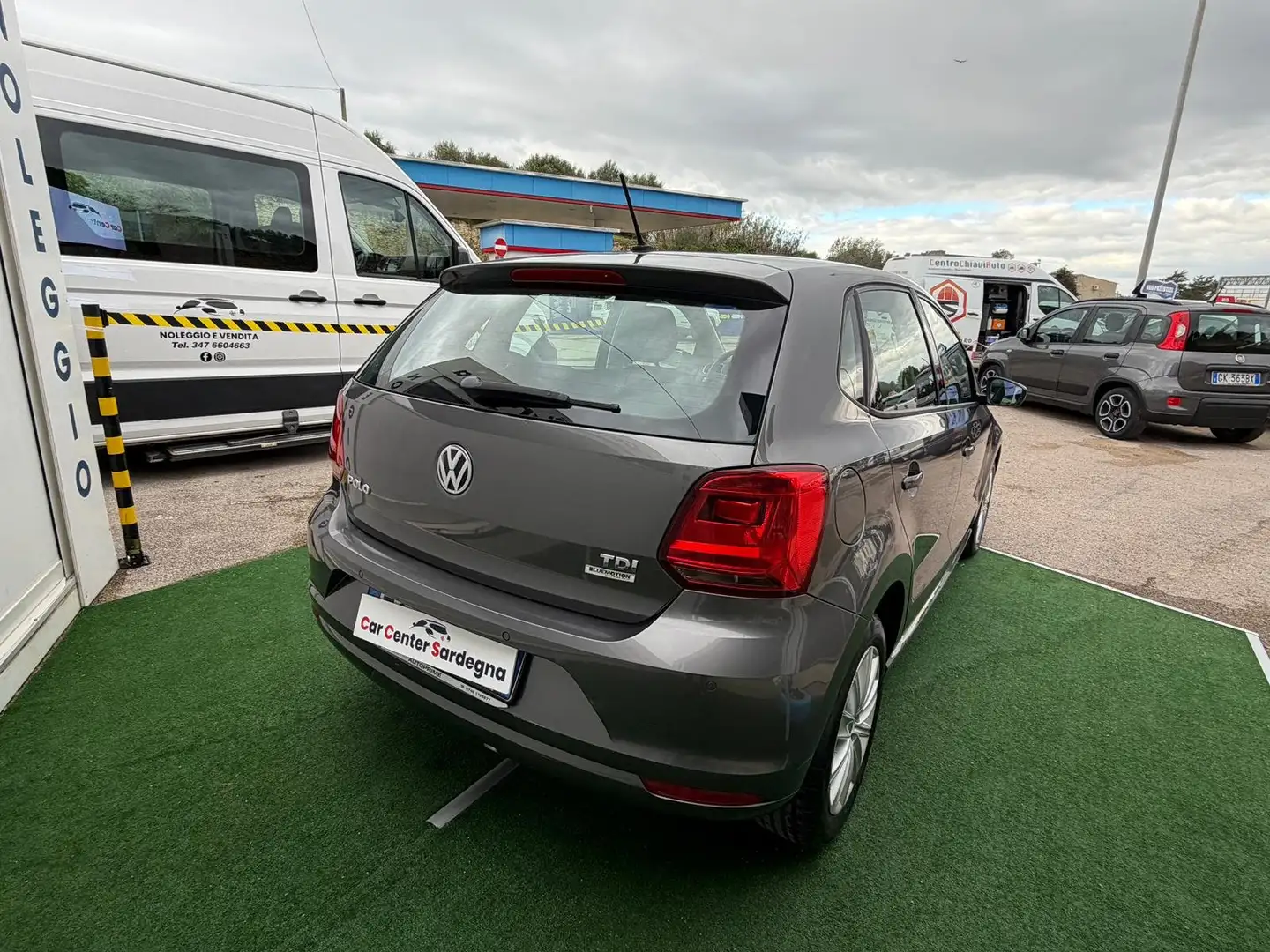 Volkswagen Polo Polo V 2014 5p 1.4 tdi bm Comfortline 75cv Gris - 2