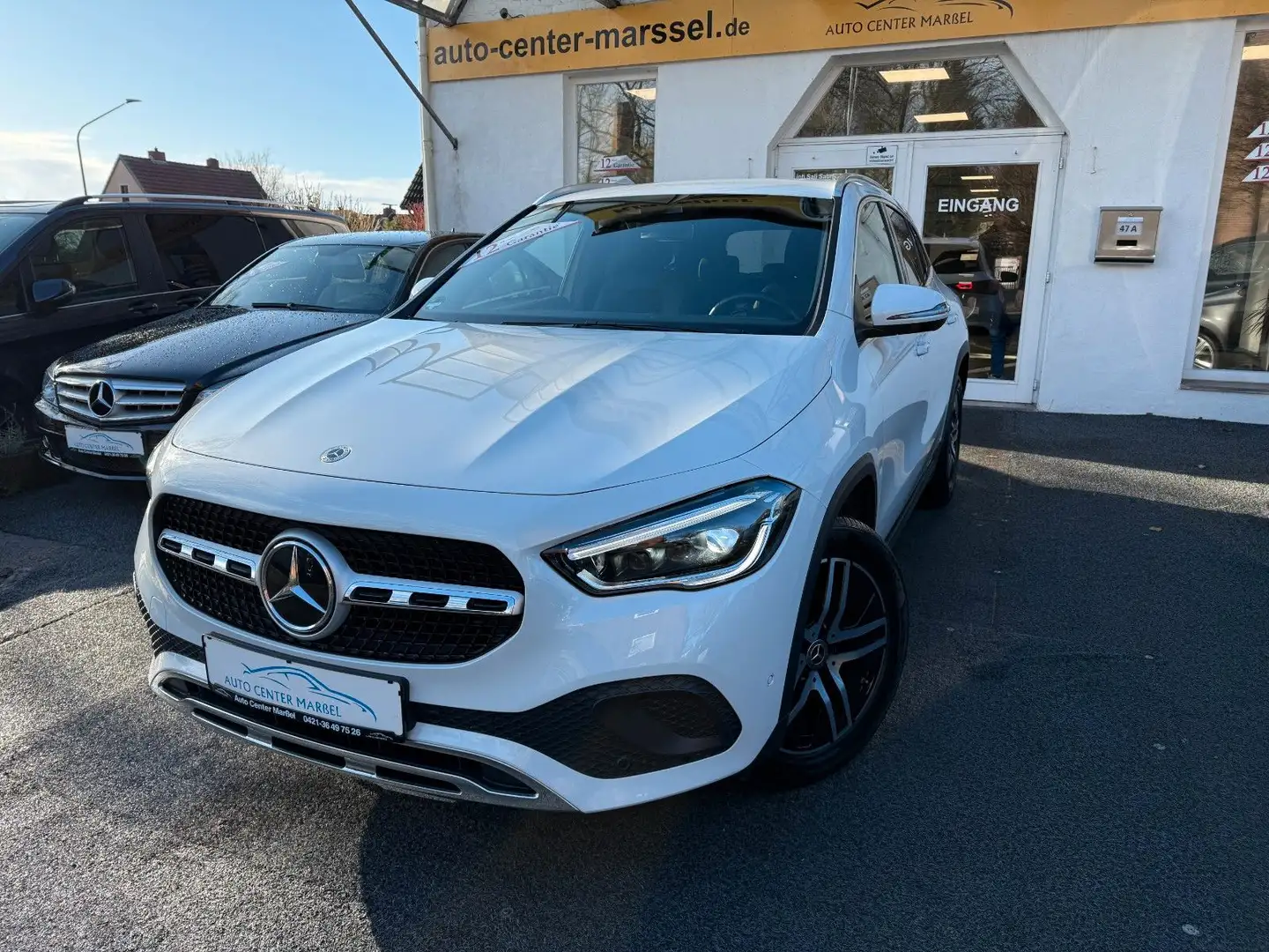 Mercedes-Benz GLA 200 d TOTWINKEL/MULTIBEAM/AHK/SPURHALTE Weiß - 1