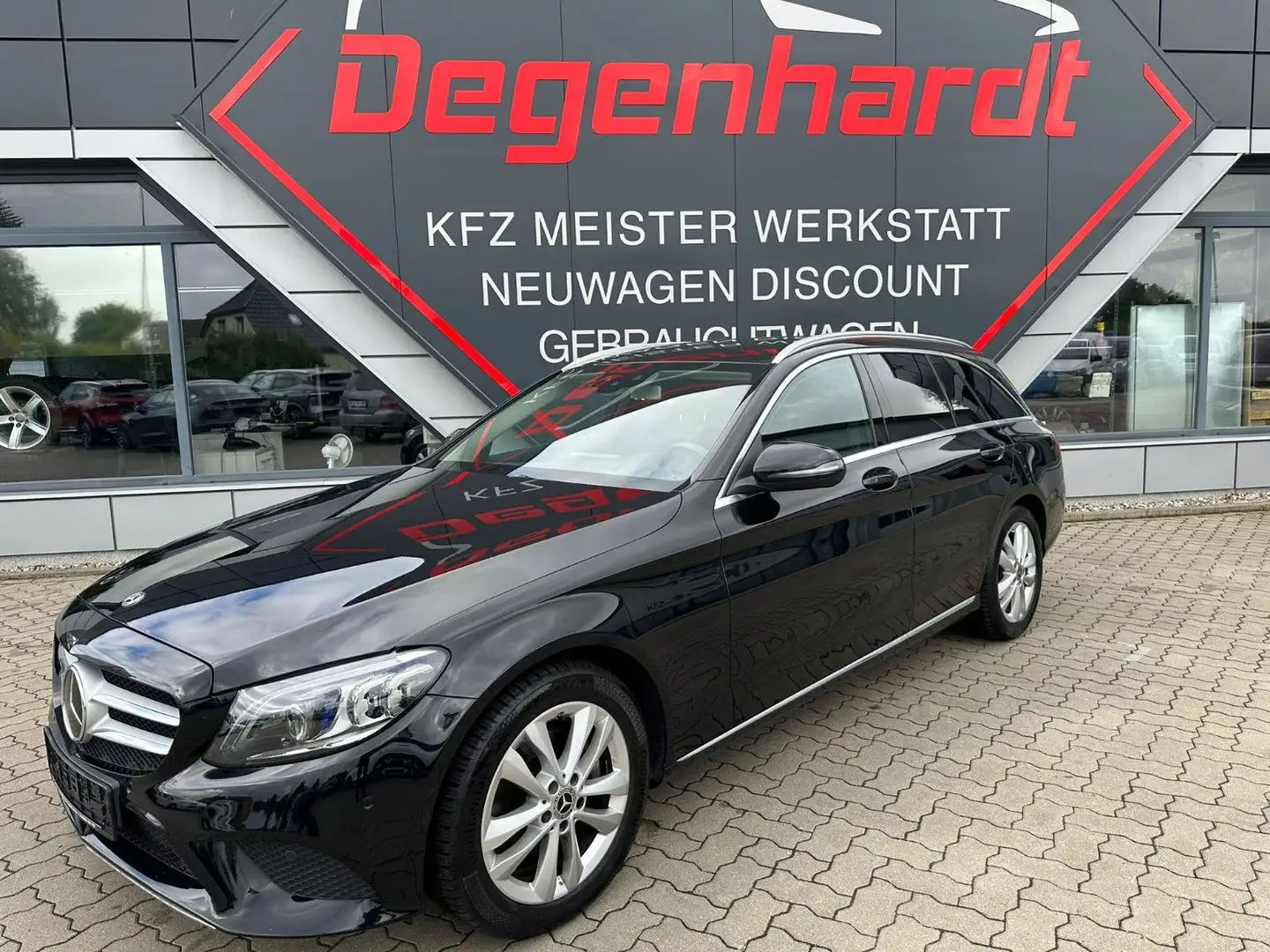 Mercedes-Benz C 200 d T Avantgarde 9 G TR. ACC Multibeam AHK Schwarz - 1