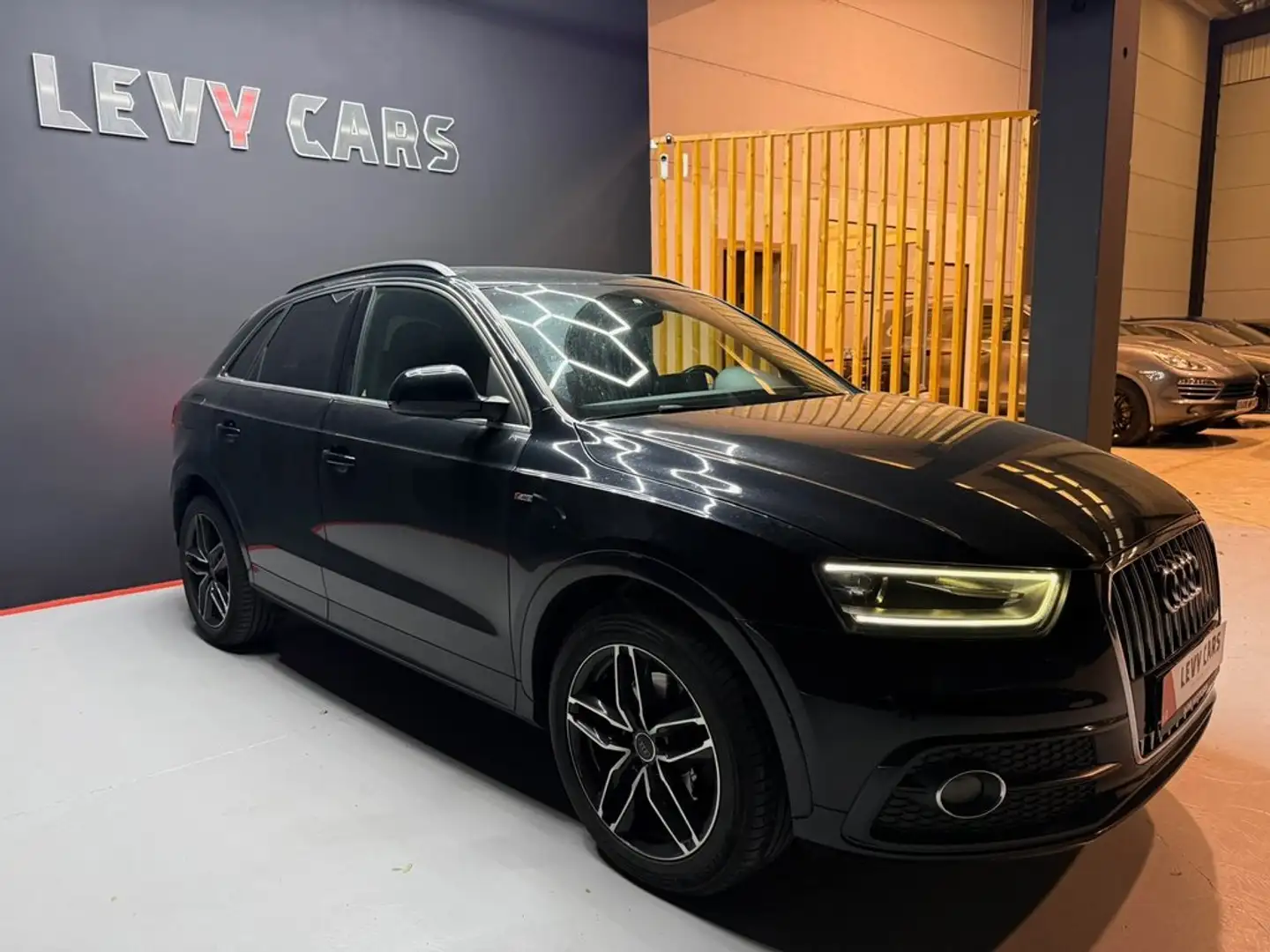 Audi Q3 2.0TDI Ambiente quattro S-Tronic 177 Noir - 1