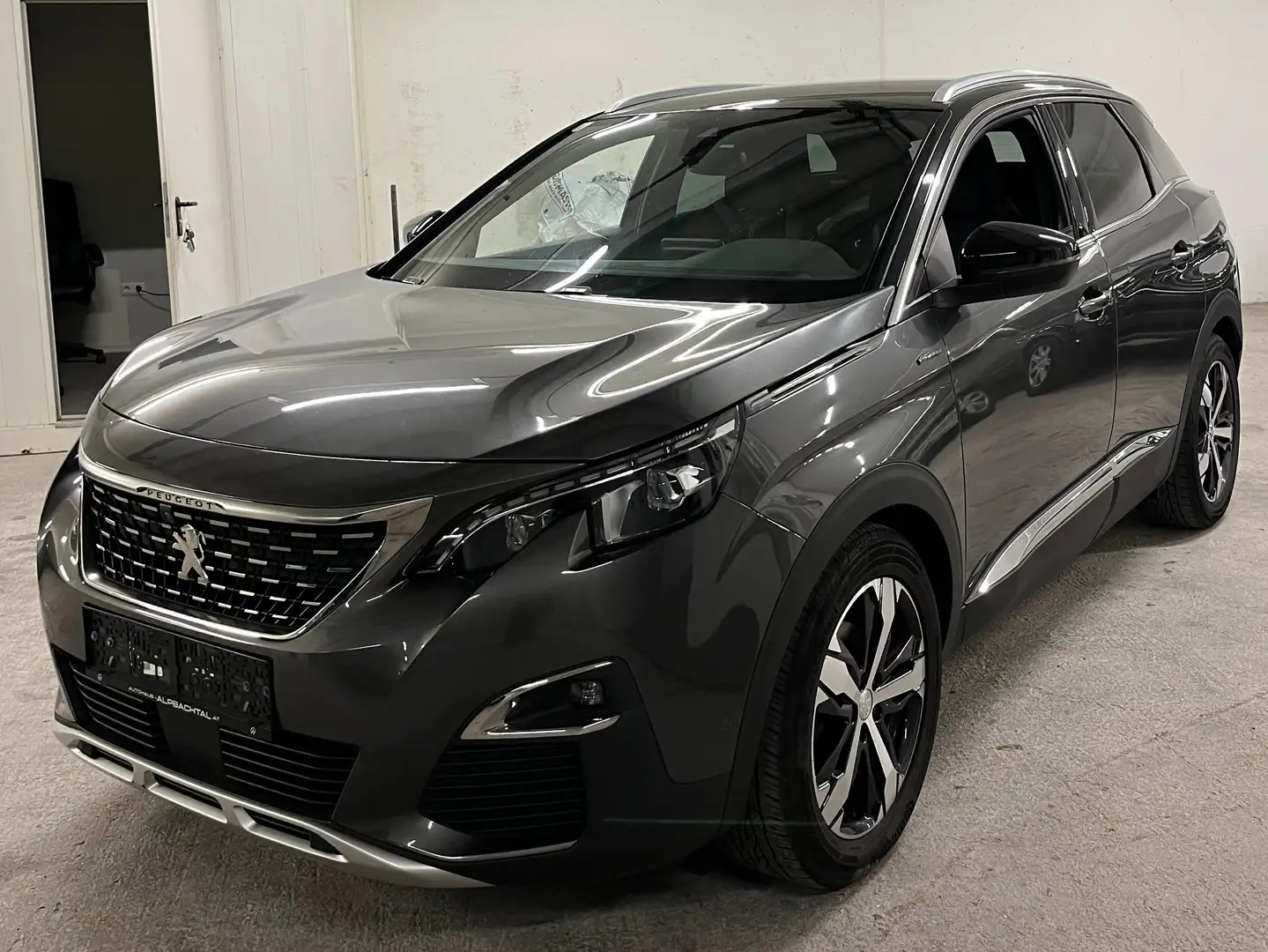 Peugeot 3008 GT Line Grau - 2