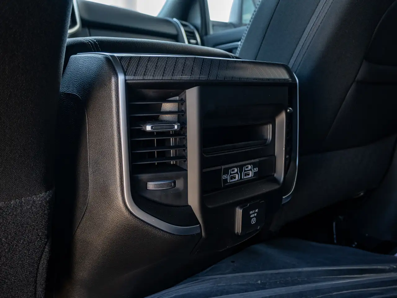 RAM 2500 снимка RAM 2500