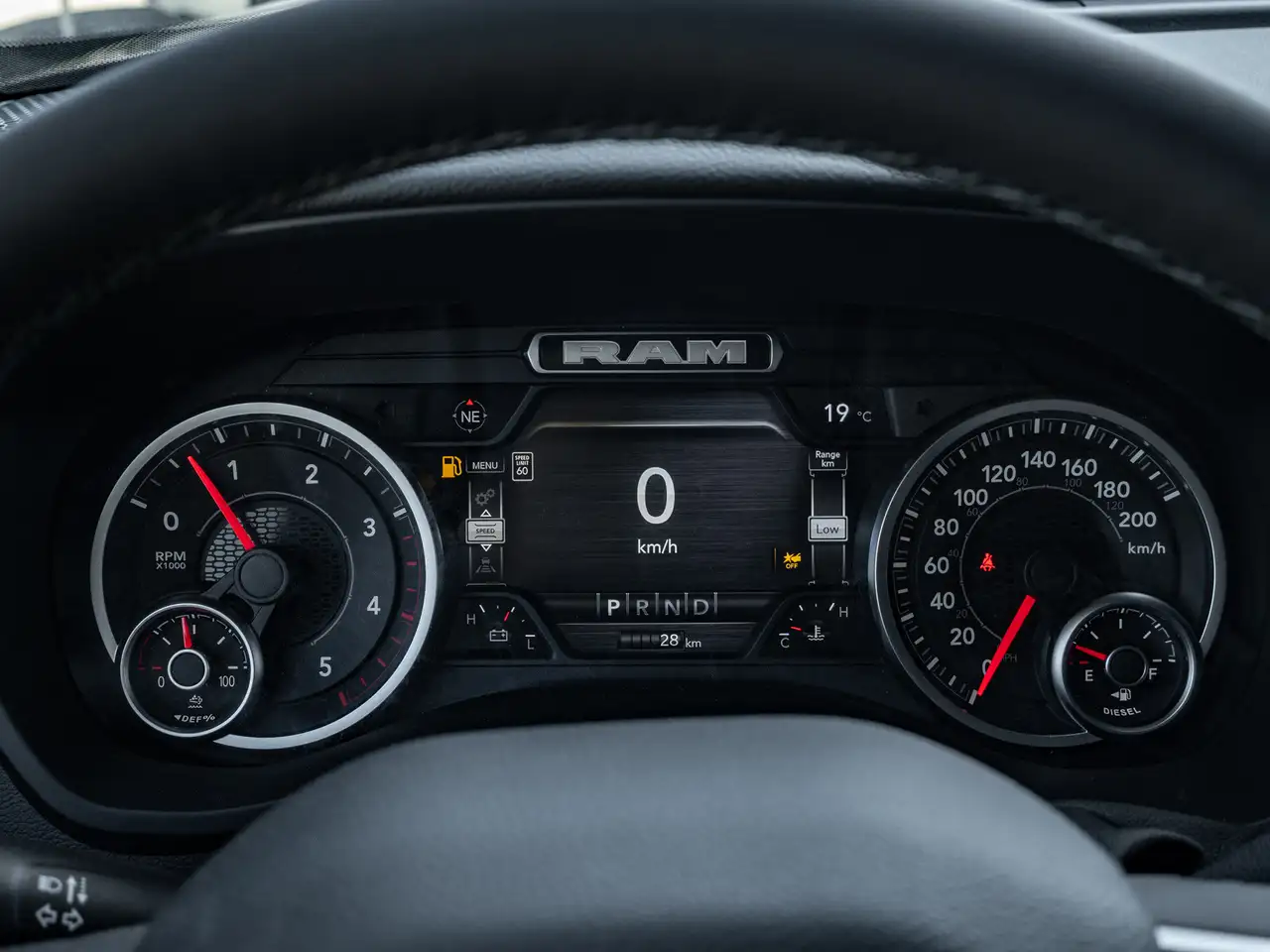 RAM 2500 снимка RAM 2500