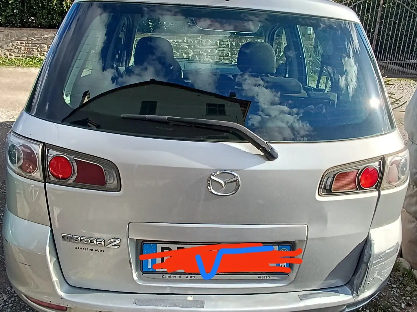Mazda 2 1.4 td 68cv Срібний - 2