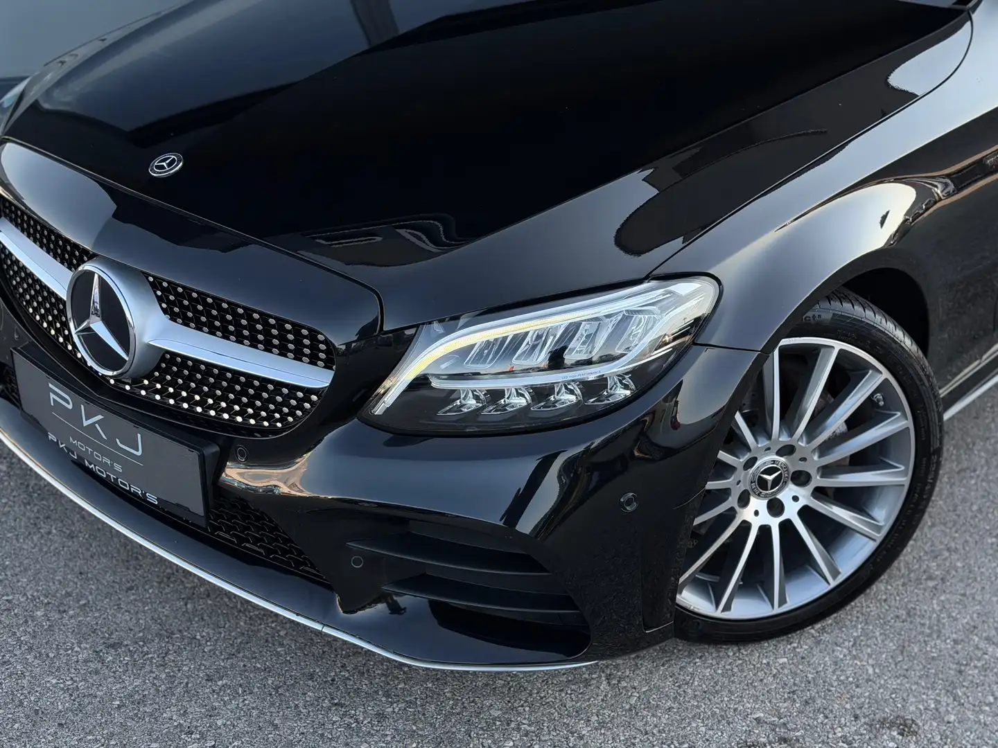 Mercedes-Benz C 180 C 180 Coupe AMG-Line Schwarz - 2