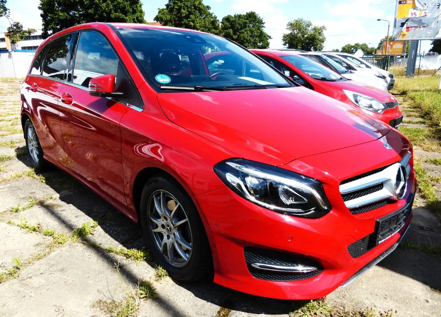 Mercedes-Benz B 220 4Matic Aut., Teilleder, Xenon, Navi, BC,E6 Rot - 1