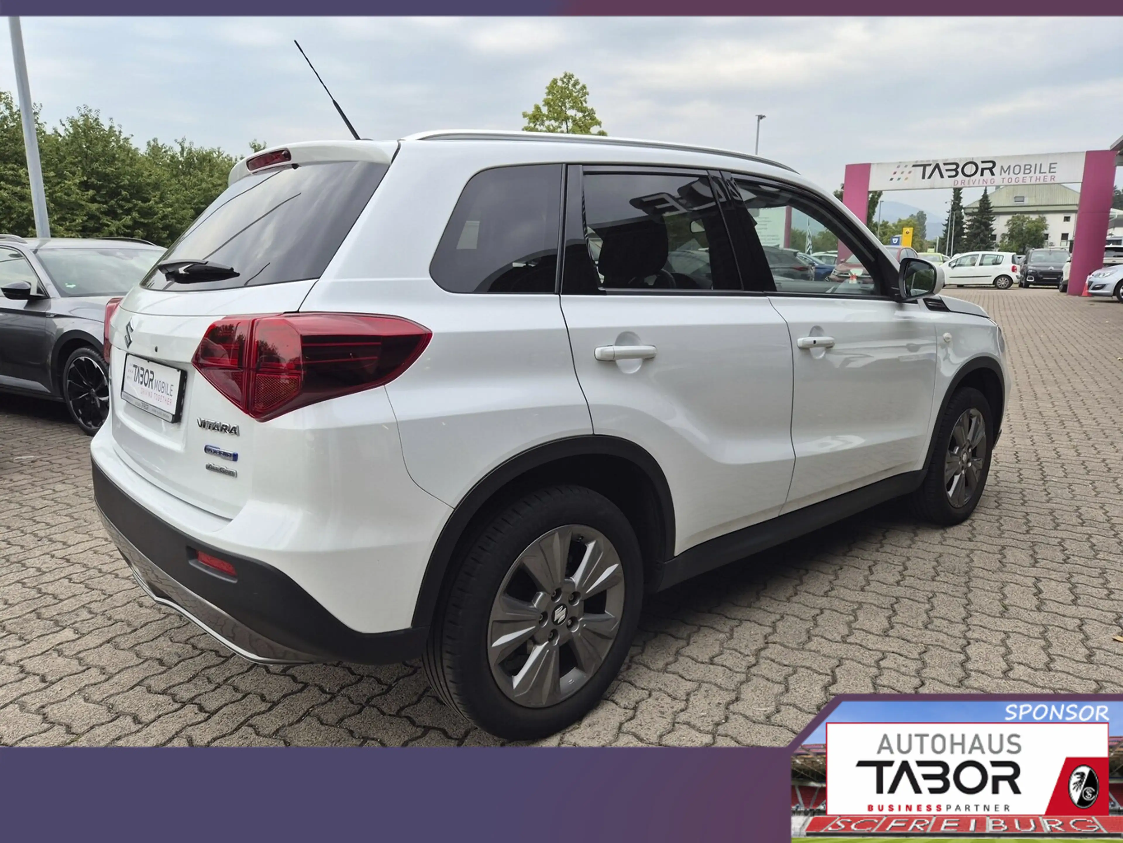 Suzuki Vitara 1.4 DITC MHEV 4x4 Aut. Comfort LED Nav — photo 3