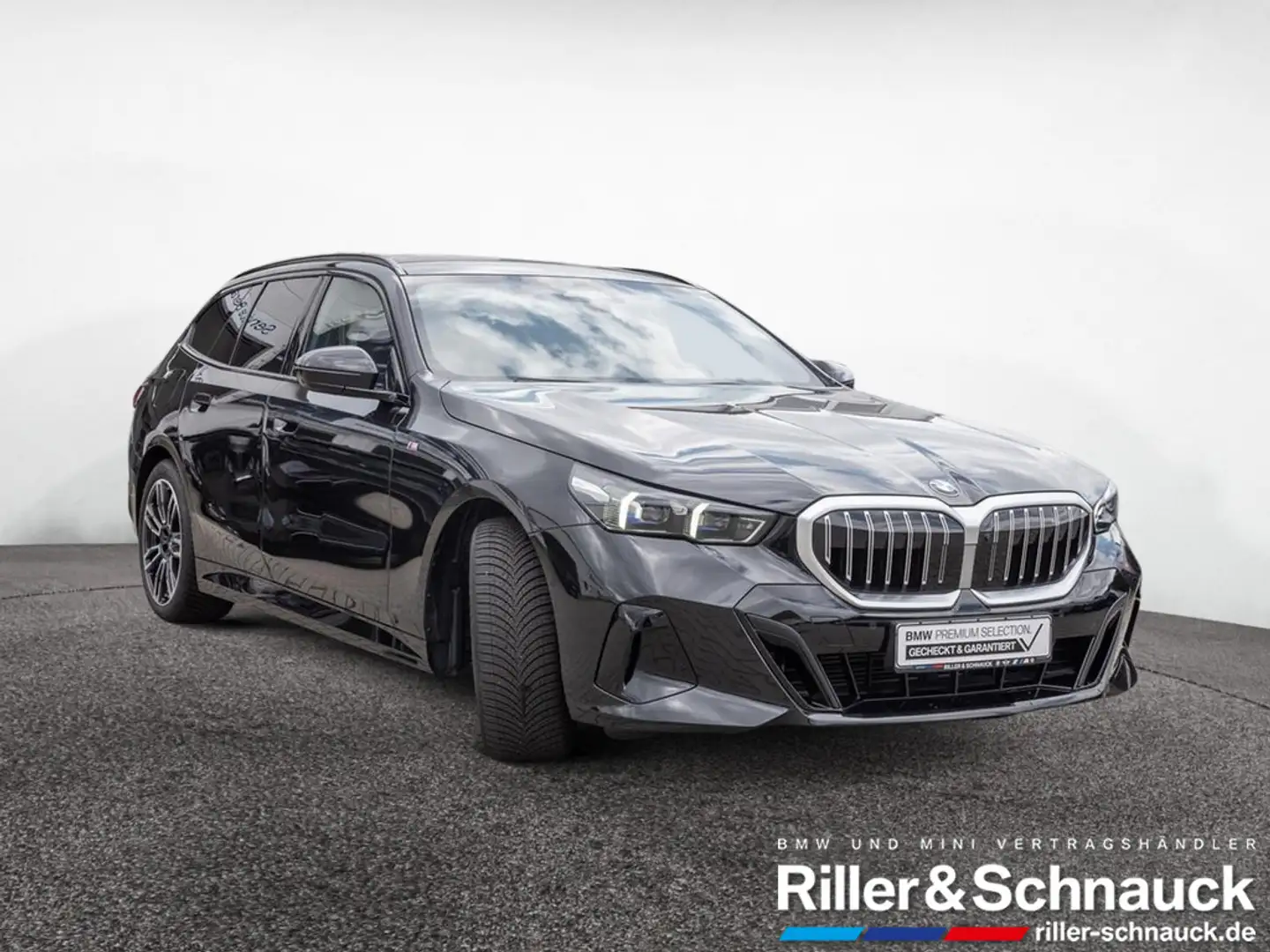 BMW 520 d Touring xDrive M-Sport HUD 360° STANDHZ Schwarz - 2