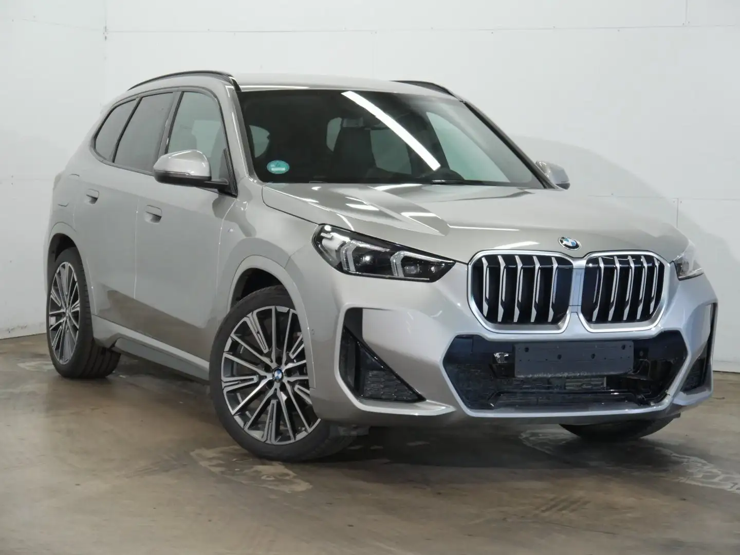 BMW X1 xDrive20d M SPORTPAKET+20"ALU+ANH.KUPPLUNG+ Argent - 2