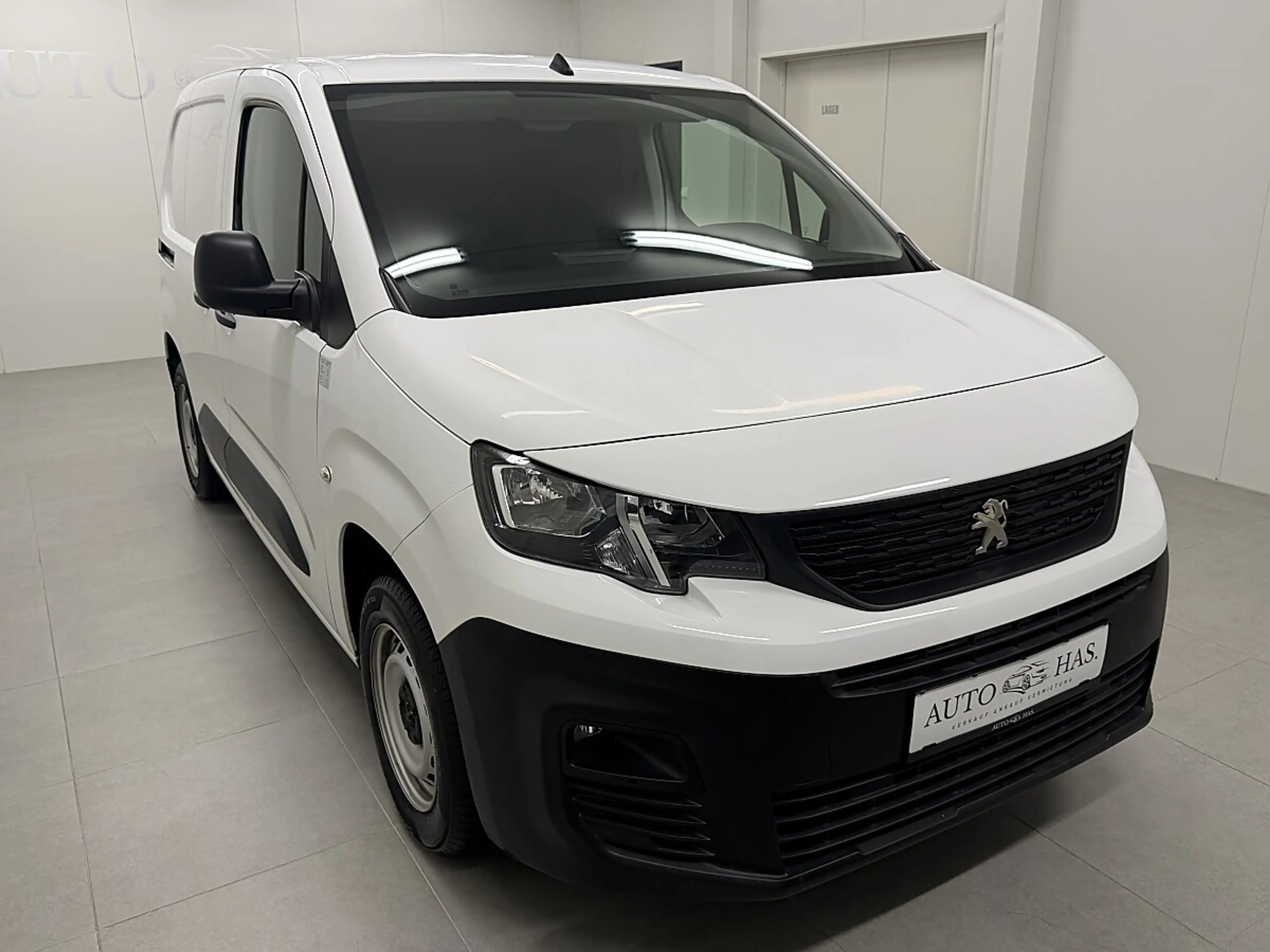 Peugeot Partner 1.5 BlueHDi 100 Premium L1 *8Fach*AHK*Tempomat