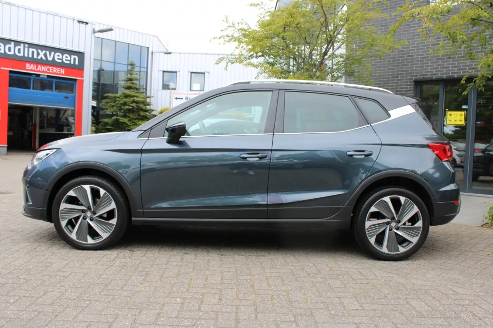 SEAT Arona 1.0 TSI FR DSG Cam/Carplay/Virtual/LED/Navi/Winter Grijs - 2