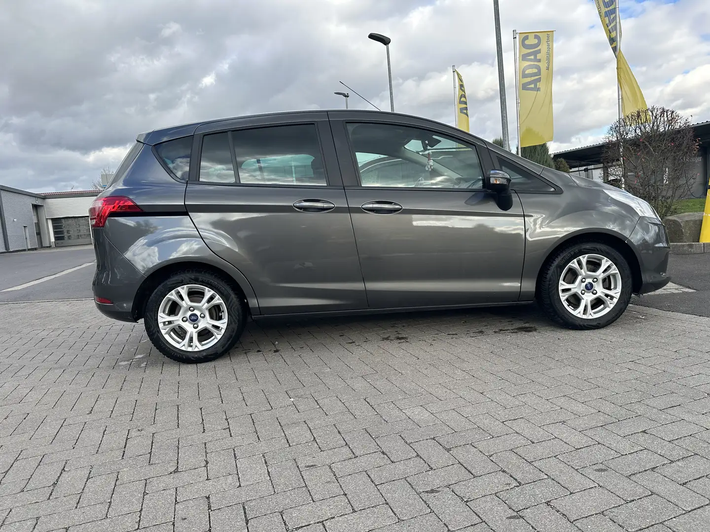 Ford B-Max 1.0 EcoBoost COOL&CONNECT - 2