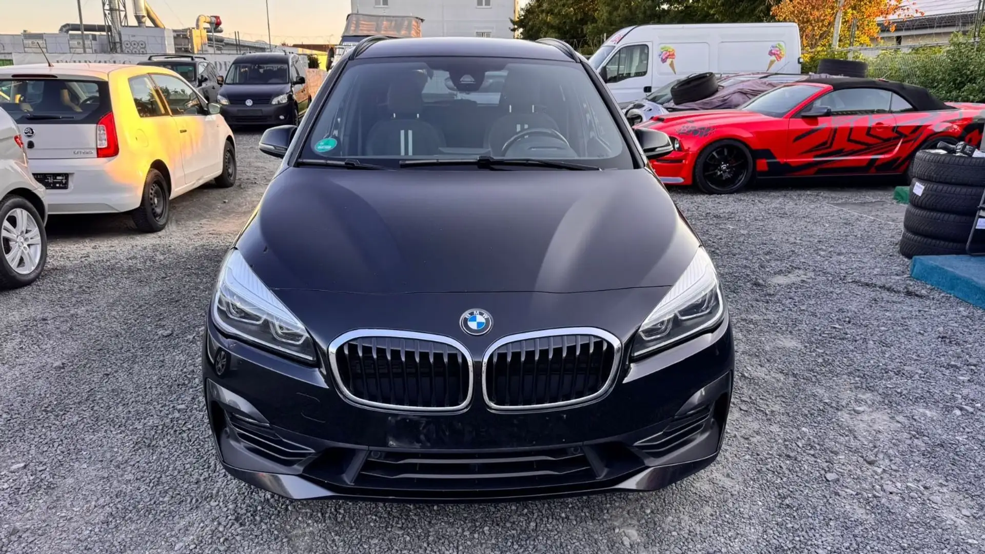 BMW 220 d Gran Tourer xDrive Sport Line Schwarz - 2
