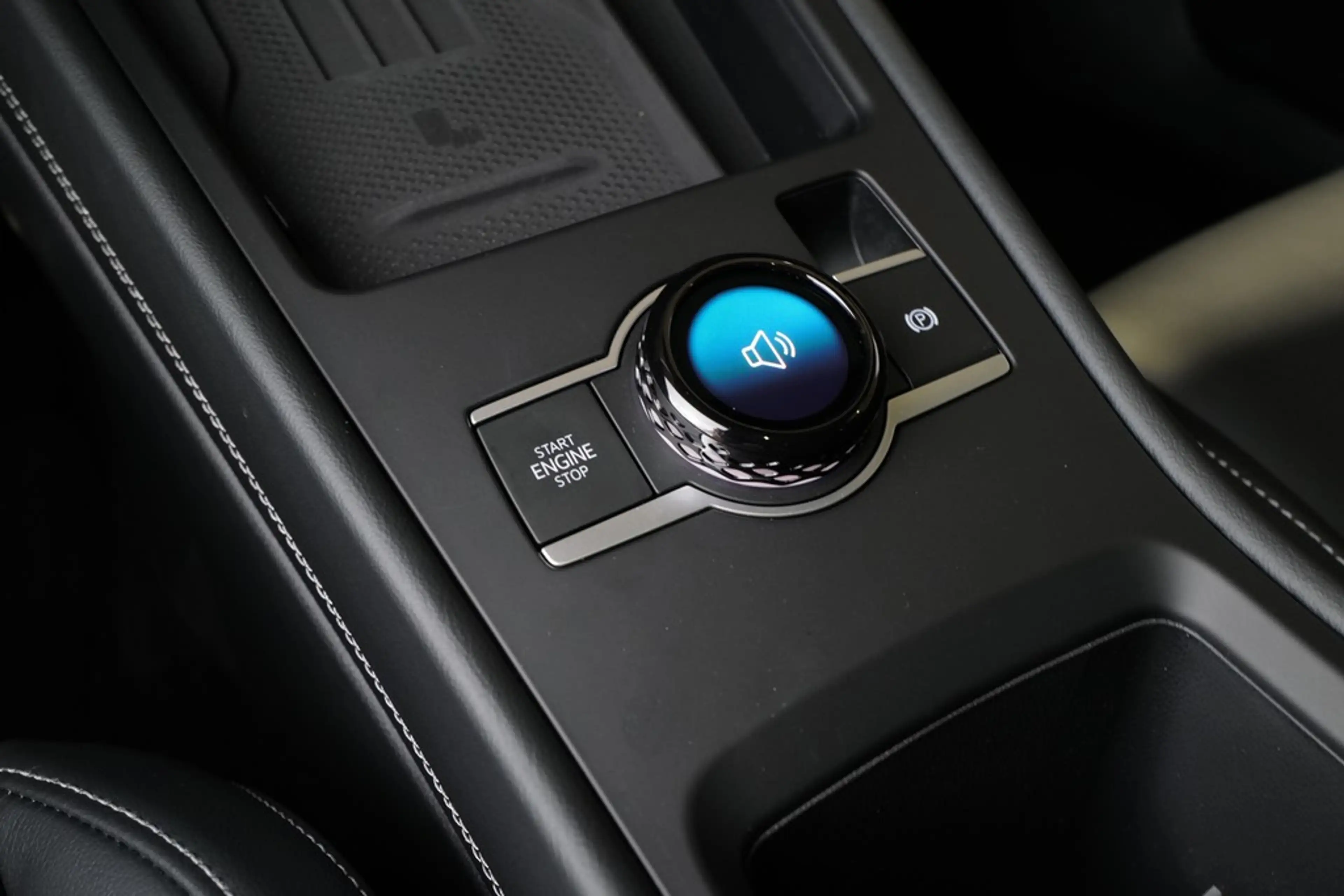 Volkswagen T-Roc 1.5eTSI DSG R-Line BlackStyle AHK DCC Leder HKa... — photo 14