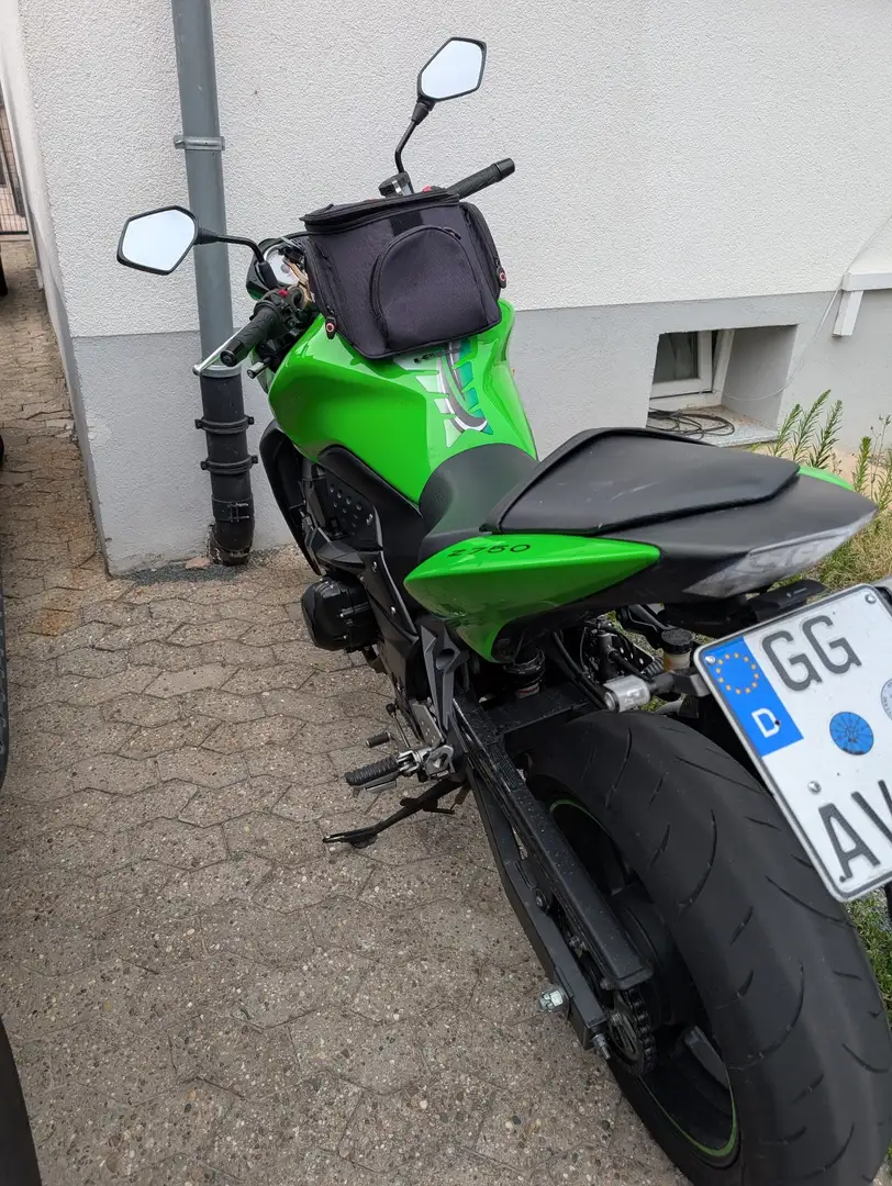 Kawasaki Z 750 Vert - 2