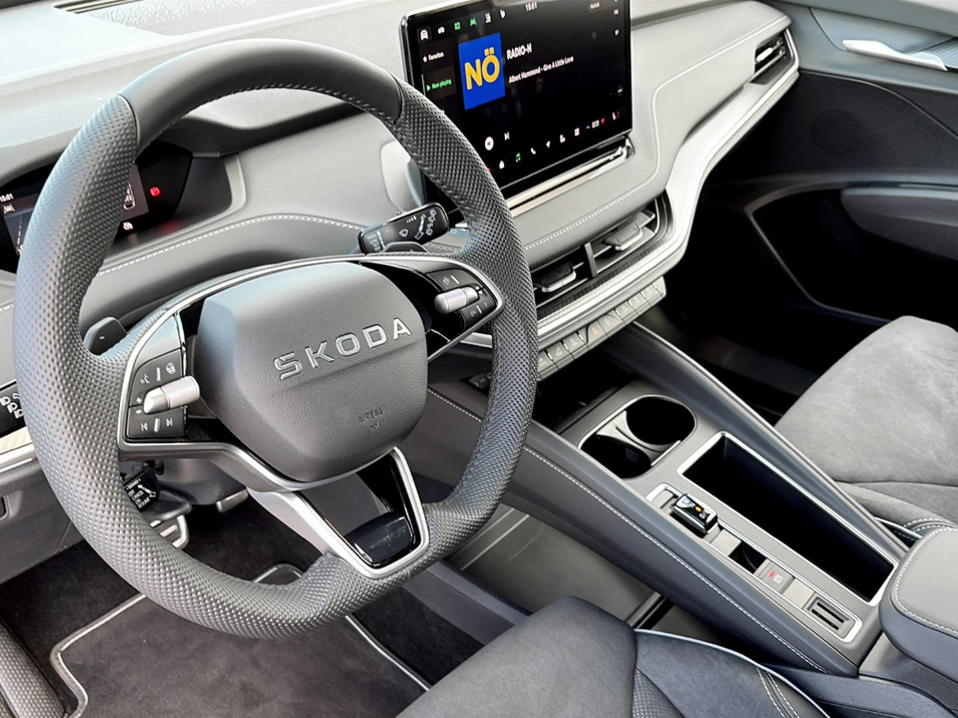 Skoda Elroq Sportline 85x — photo 7