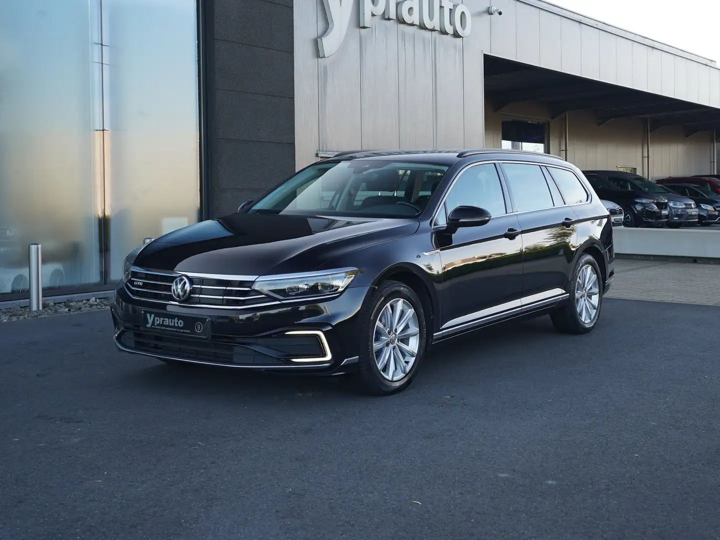 Volkswagen Passat Variant 1.4 TSI Plug-In-Hybrid DSG GTE Sfeer ACC Trekhaak Schwarz - 1