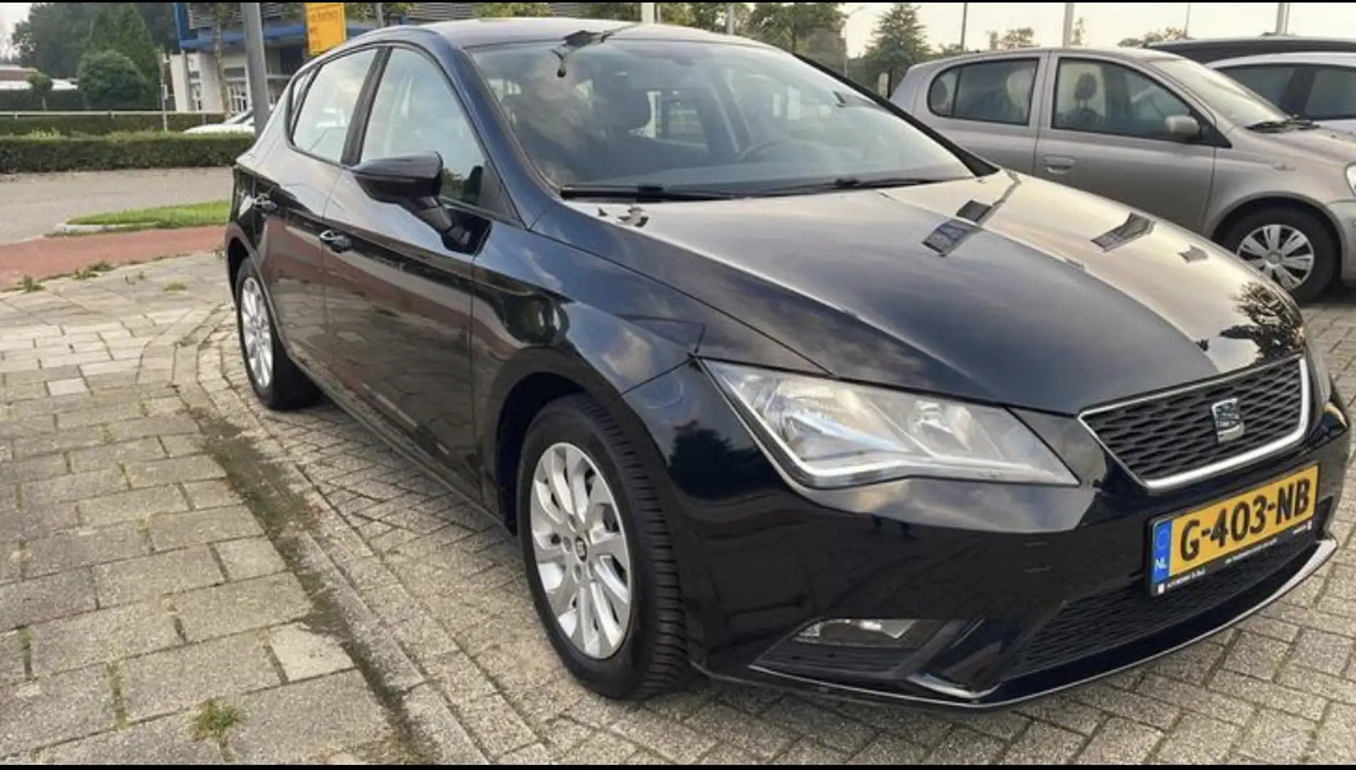 SEAT Leon 1.2 TSI Style Zwart - 2