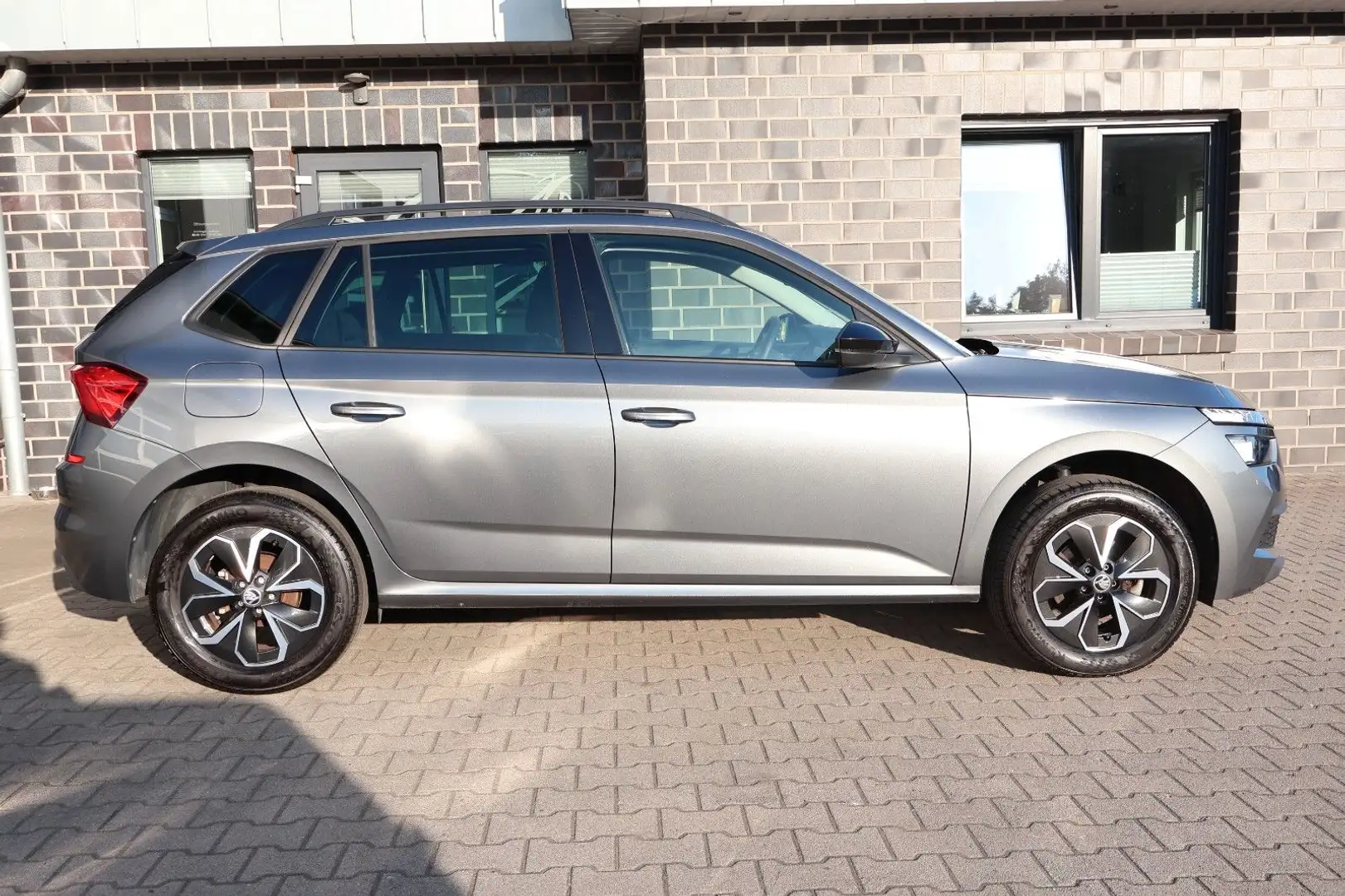 Skoda Kamiq Ambition AHK/ACC/Automatik Grau - 2