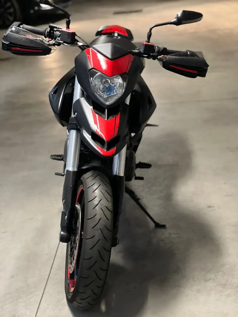 Ducati Hypermotard 796 Schwarz - 1