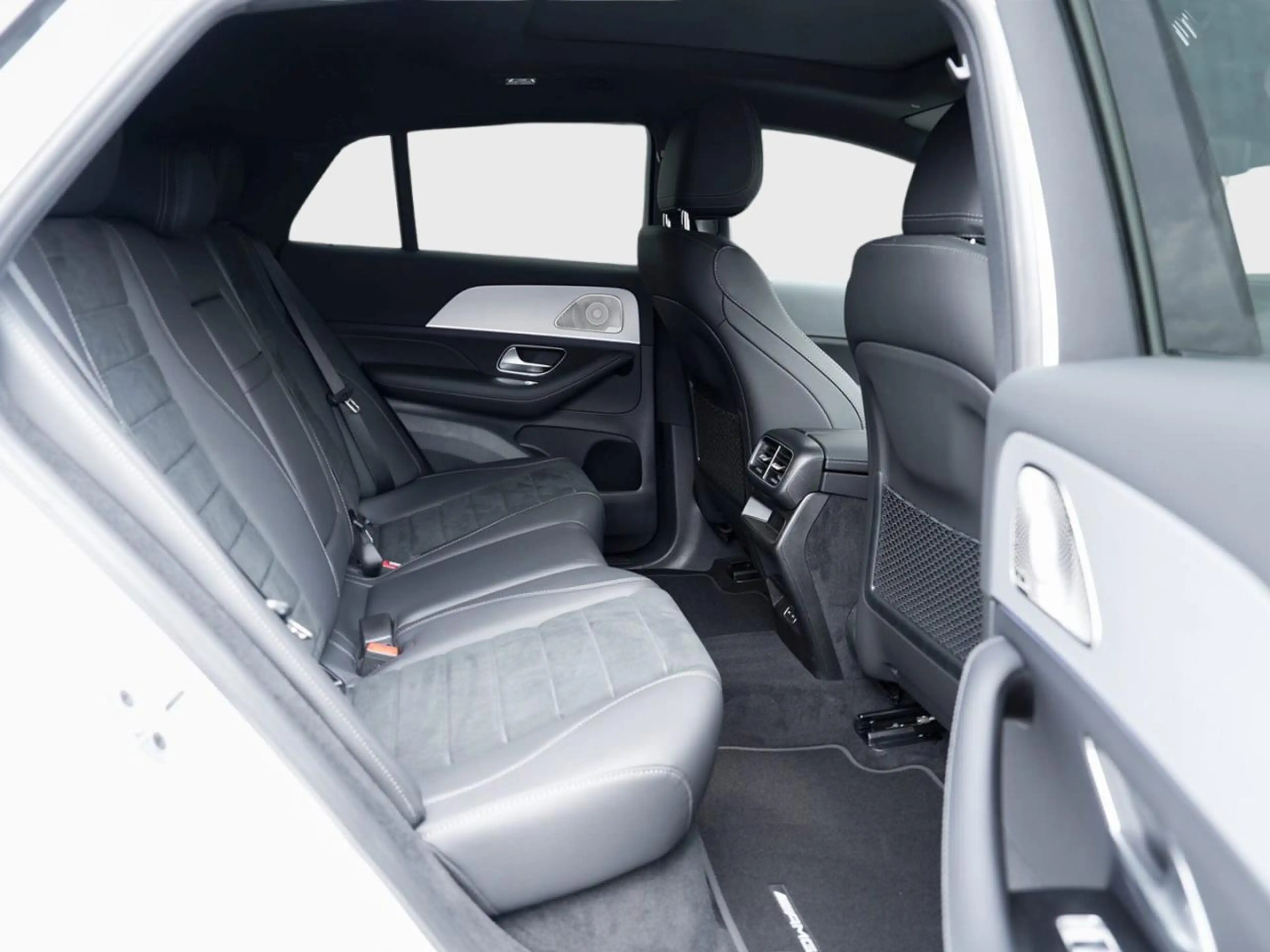 Mercedes-Benz GLE 300 d 4MATIC Coupé AMG Night Panorama 360° — photo 11