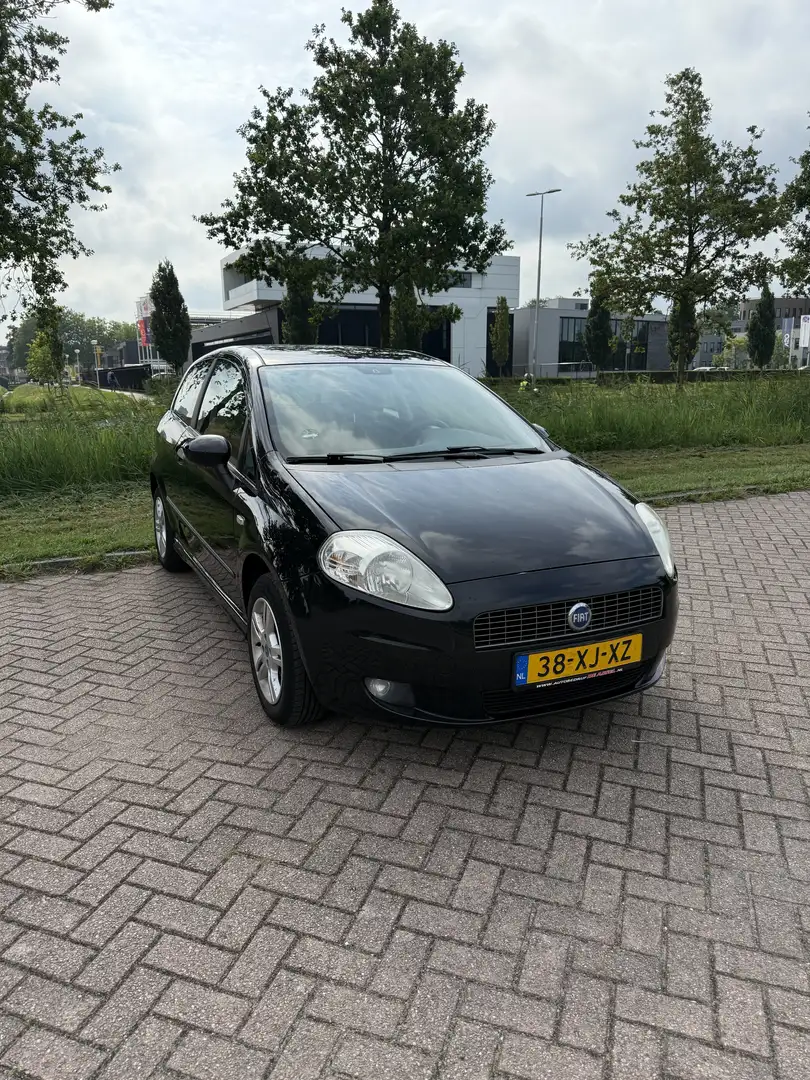 Fiat Punto 1.4 Active Zwart - 1