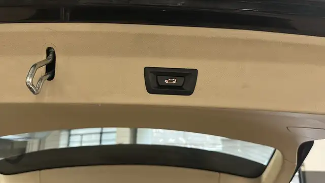 BMW X3 view 10