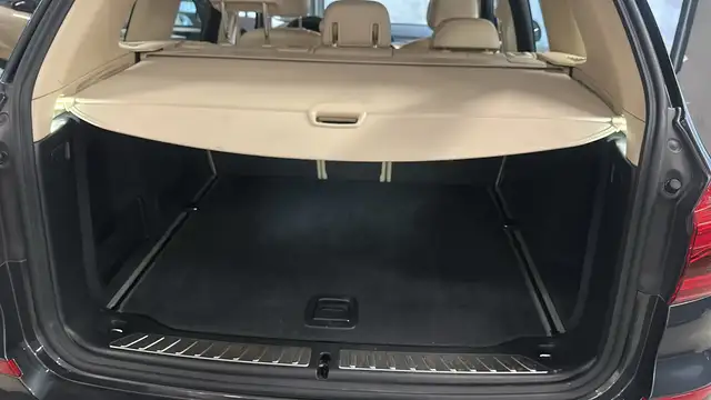 BMW X3 view 11