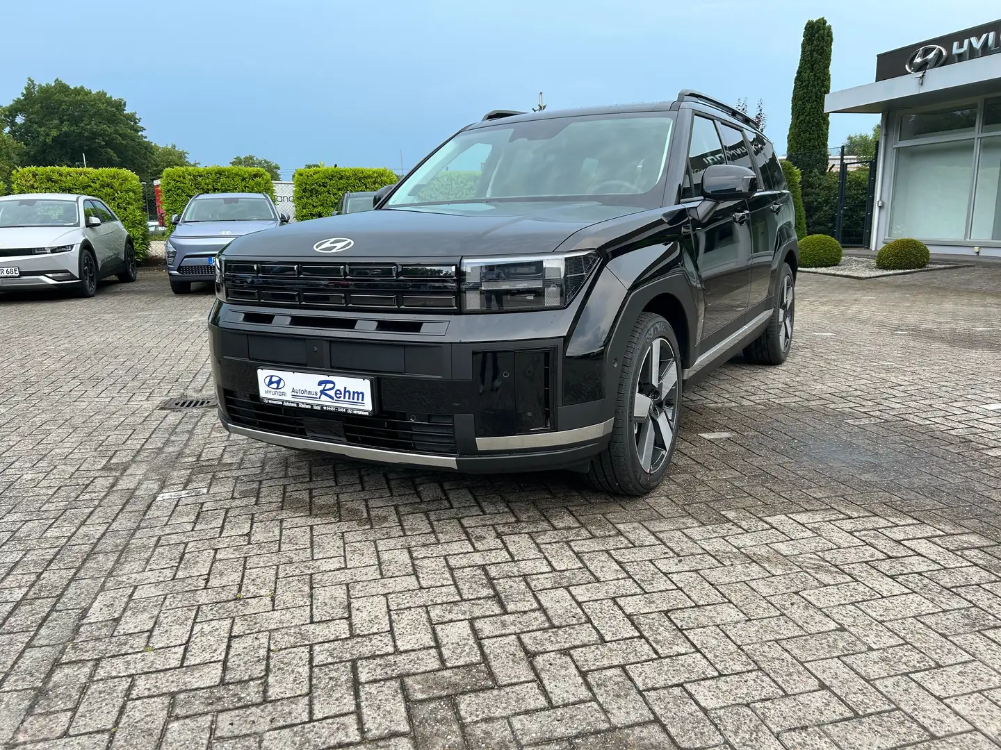 Hyundai SANTA FE 1.6 T-GDi PHEV 4WD Signature | Tech+Komfort Paket Schwarz - 1