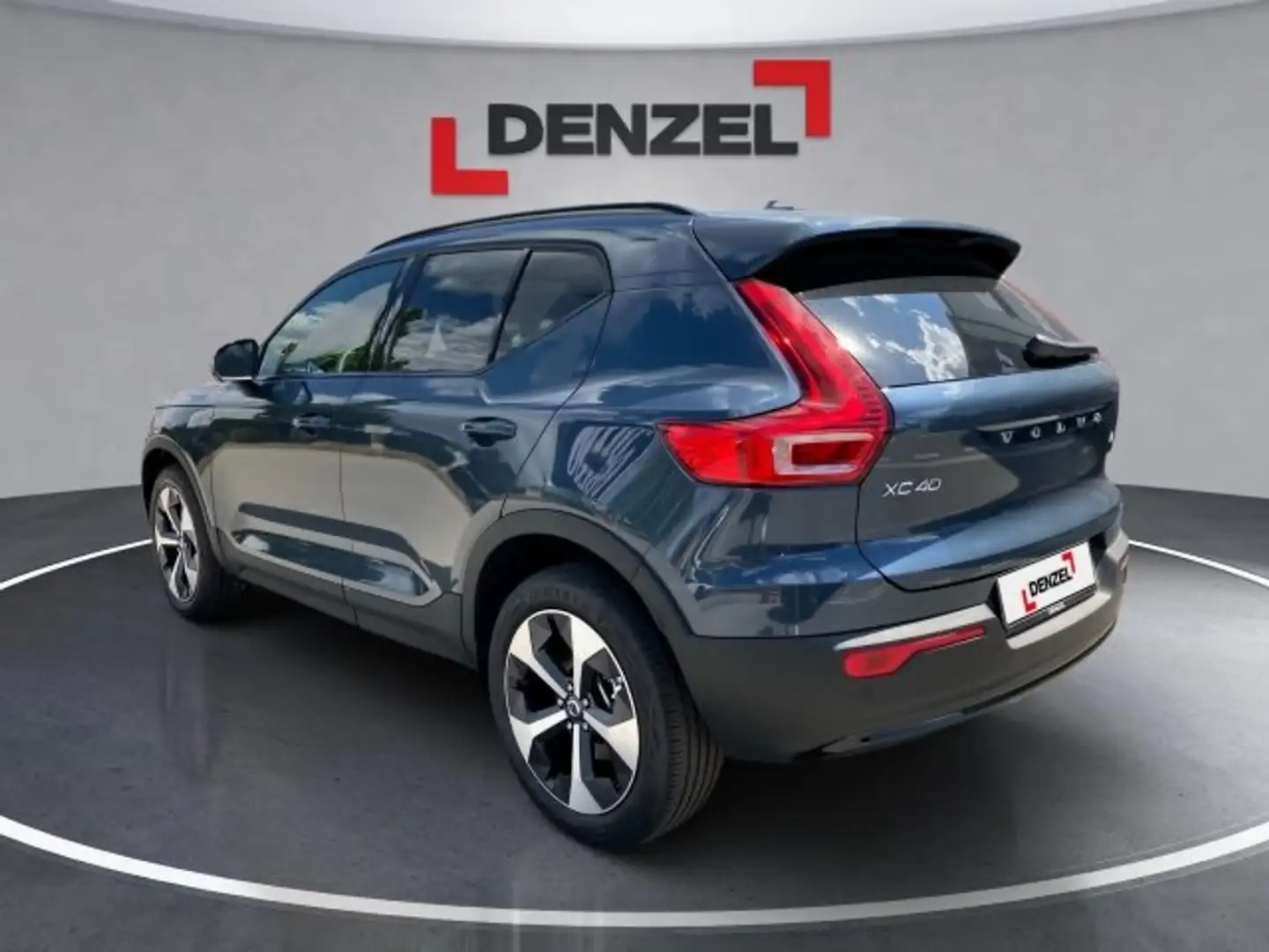 Volvo XC40 Ultra, B3 Mild Hybrid, Benzin, Dark Blau - 2
