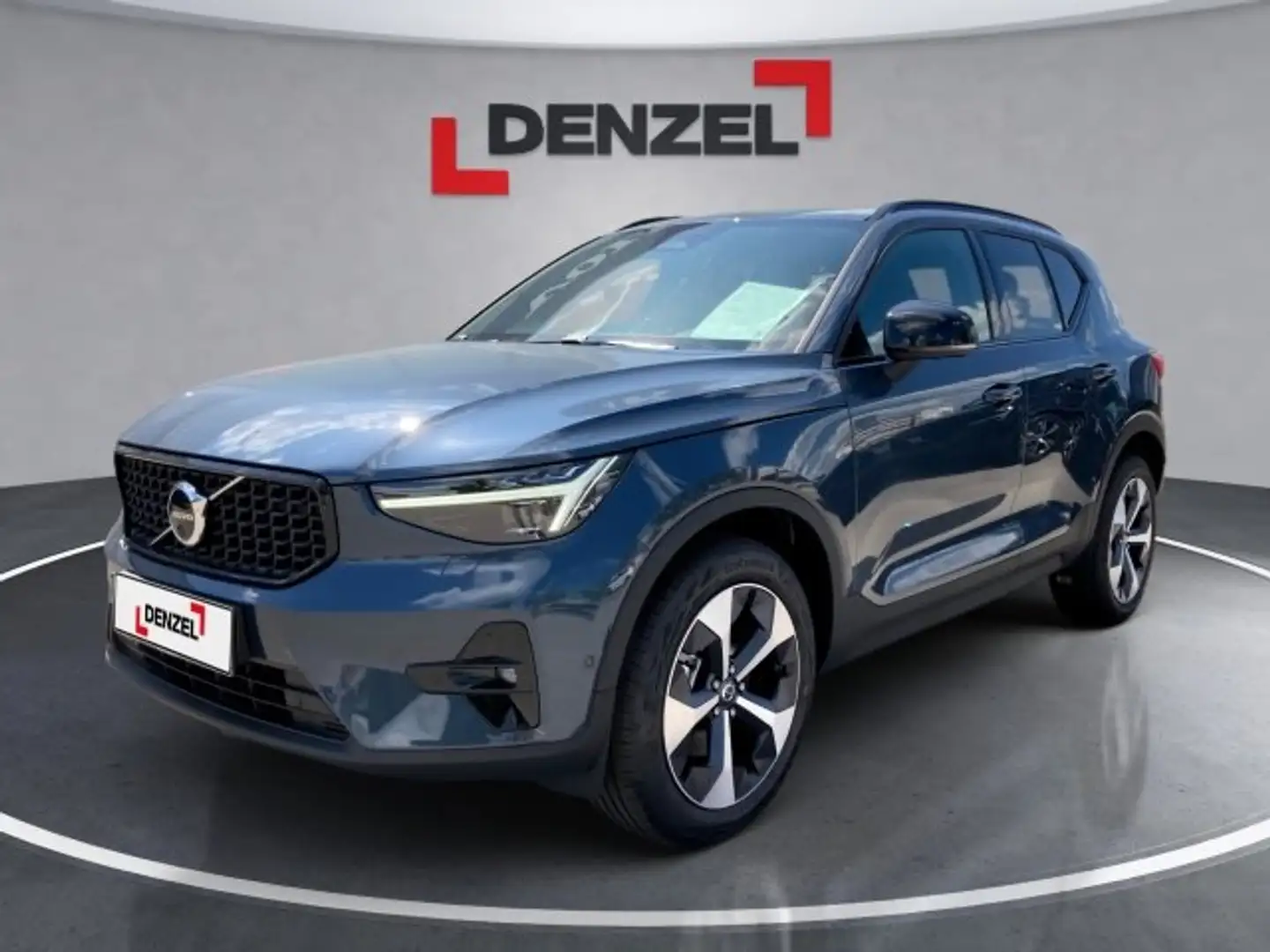 Volvo XC40 Ultra, B3 Mild Hybrid, Benzin, Dark Blau - 1