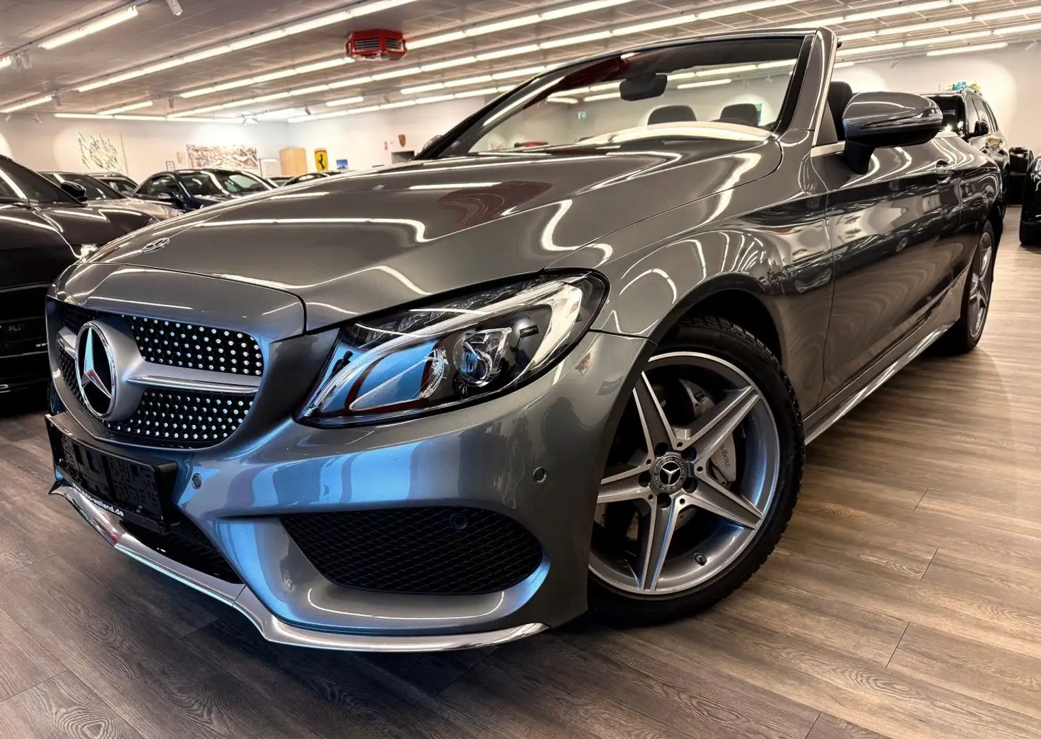 Mercedes-Benz C 250 Cabrio AMG Paket Navi LED 37TKM Perfekt Grau - 1