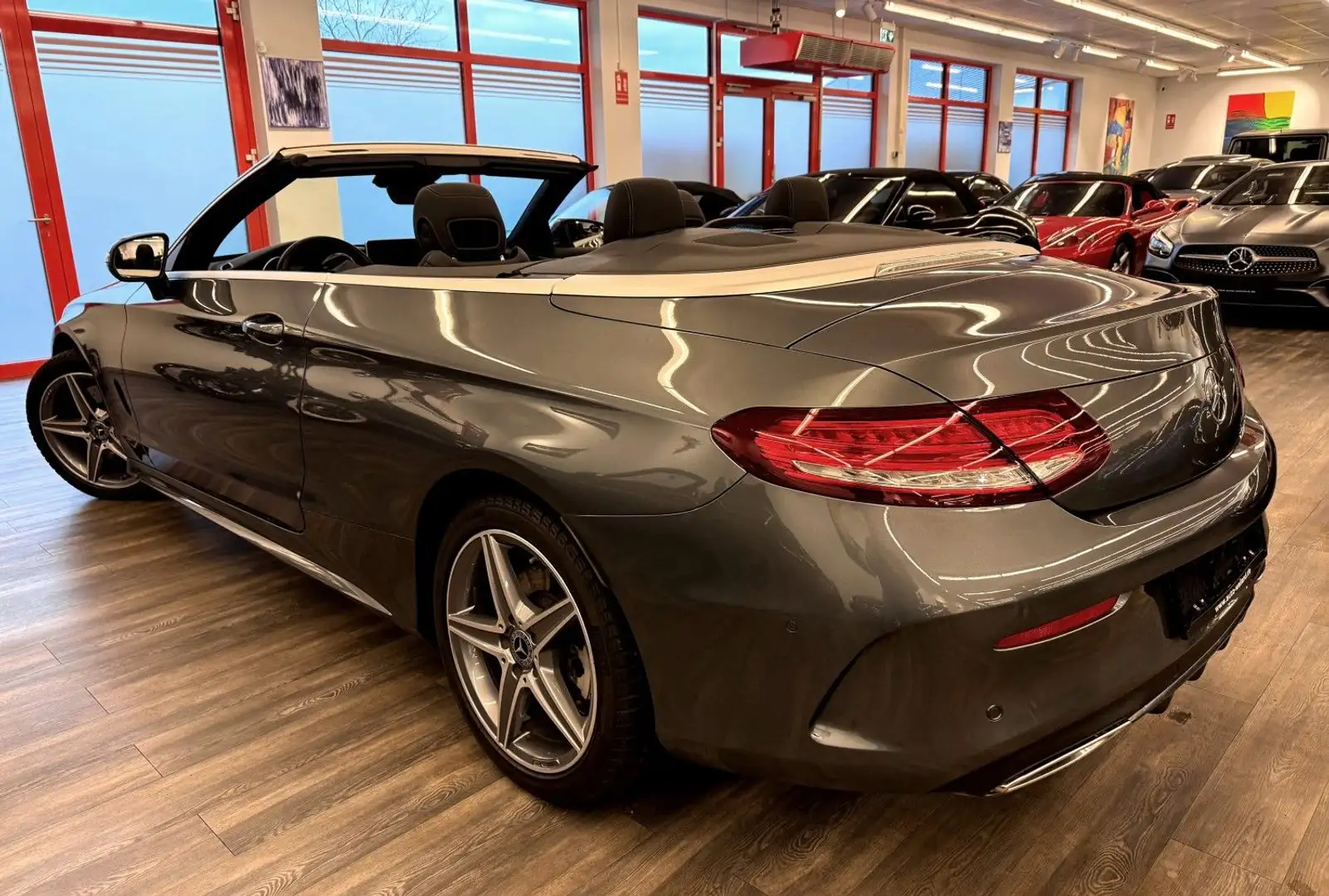 Mercedes-Benz C 250 Cabrio AMG Paket Navi LED 37TKM Perfekt Grau - 2