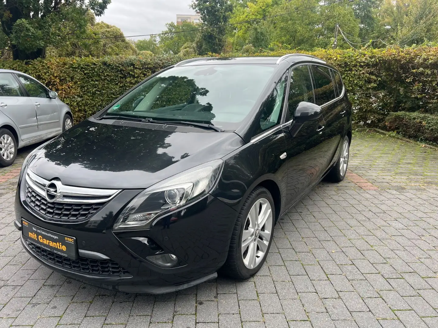 Opel Zafira Tourer Noir - 1