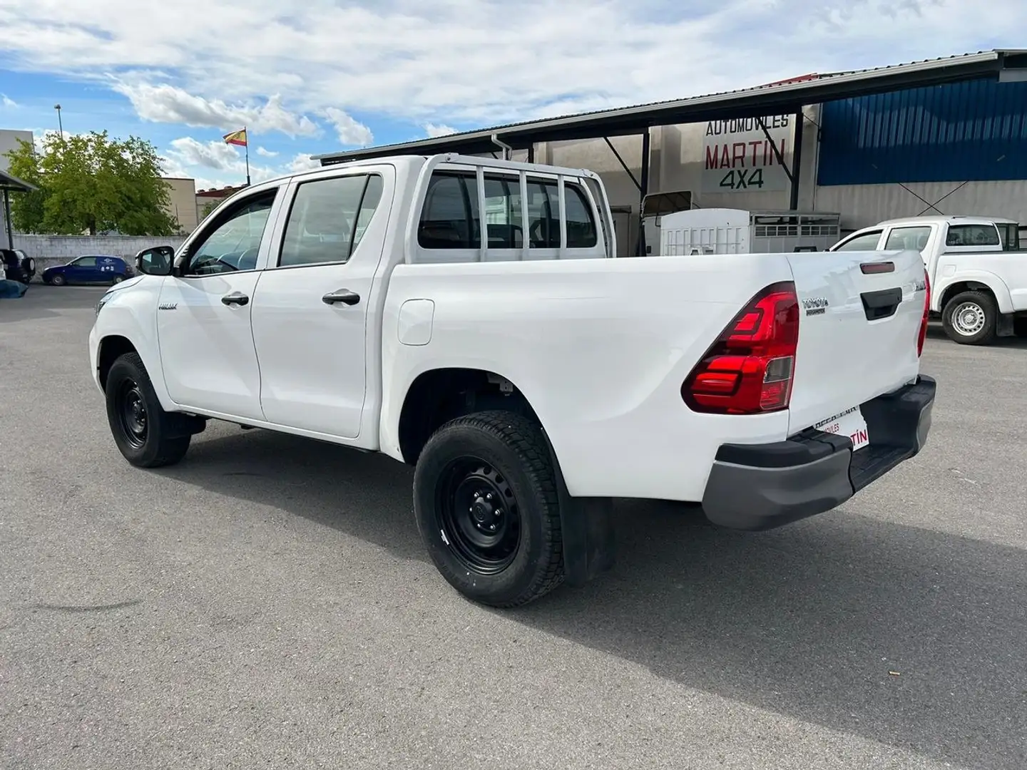 Toyota Hilux Cabina Doble GX Blanco - 2