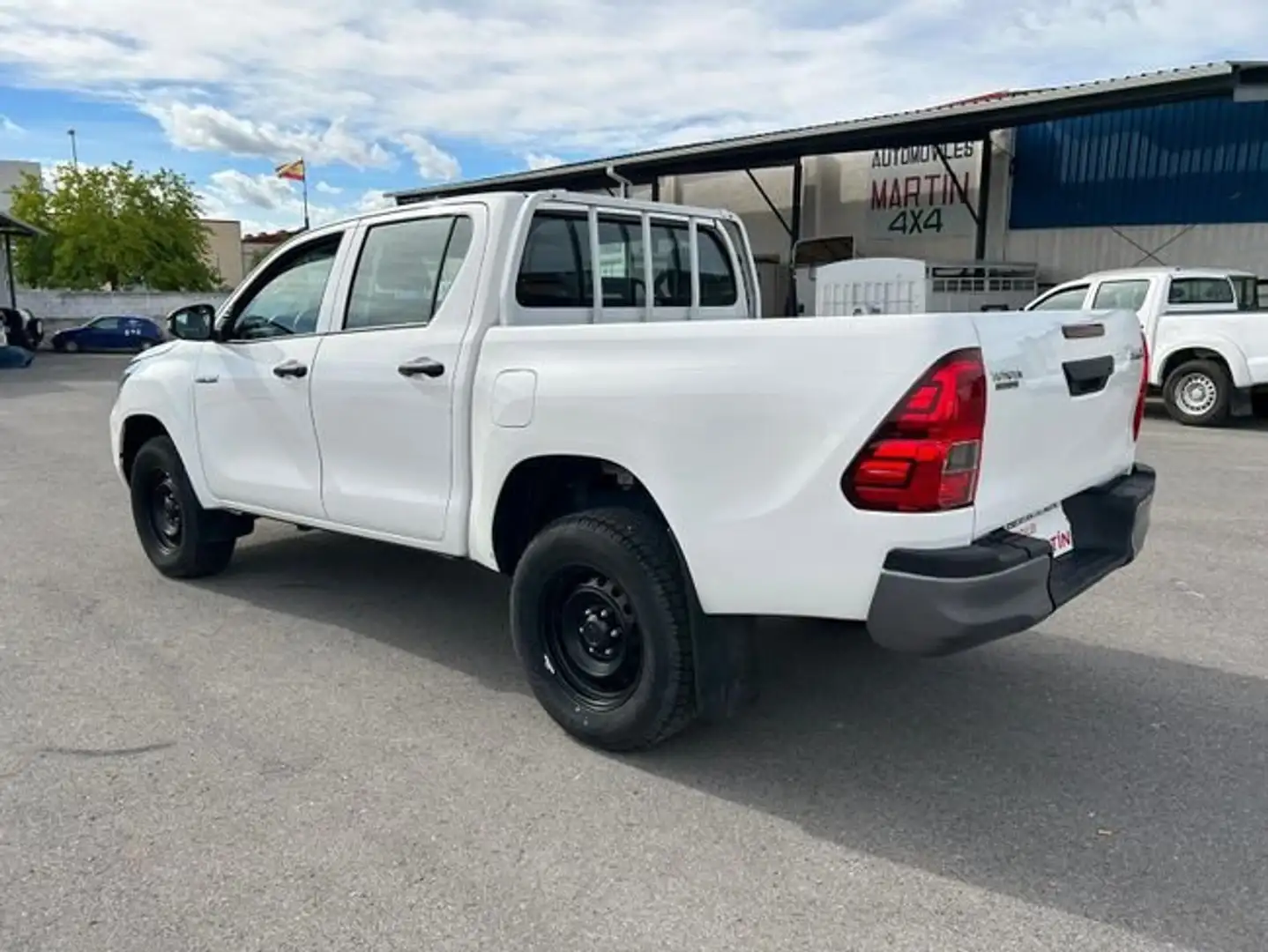 Toyota Hilux Cabina Doble GX Blanco - 2