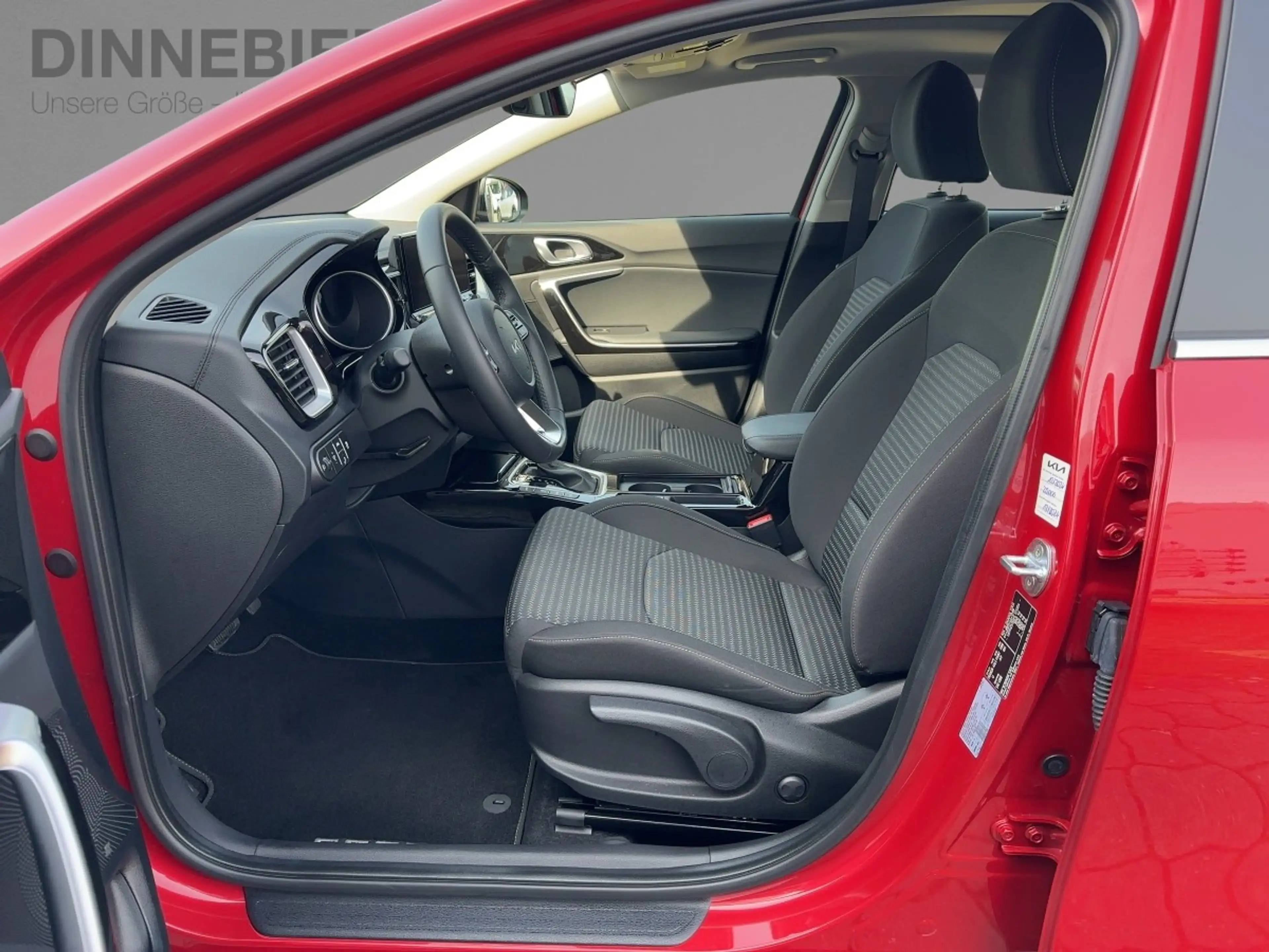 Kia Ceed / cee'd 1.5T Spirit Glasdach+LED+Navi+Kamera — photo 10