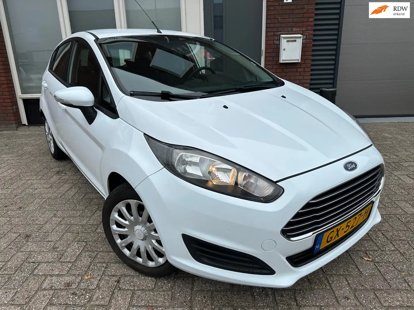 Ford Fiesta 1.0 Champion / 5DRS / Airco / PDC Wit - 1