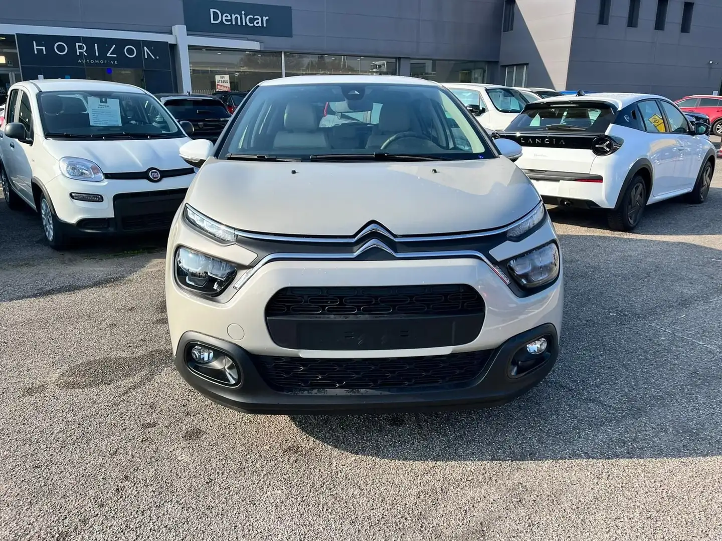 Citroen C3 C3 1.2 puretech Shine s Beige - 2