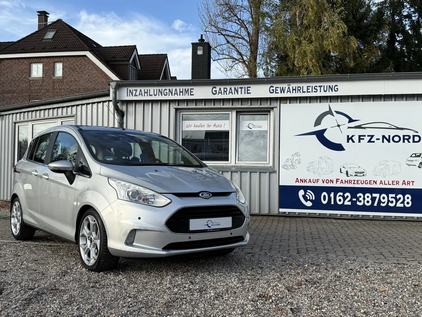 Ford B-Max Titanium Tüv neu*Pano*AHK*Klima* - 1