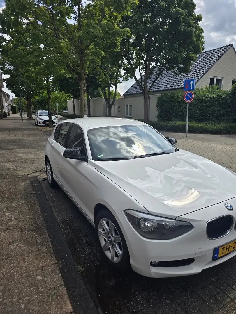 BMW 114 EDE Executive Белый - 1