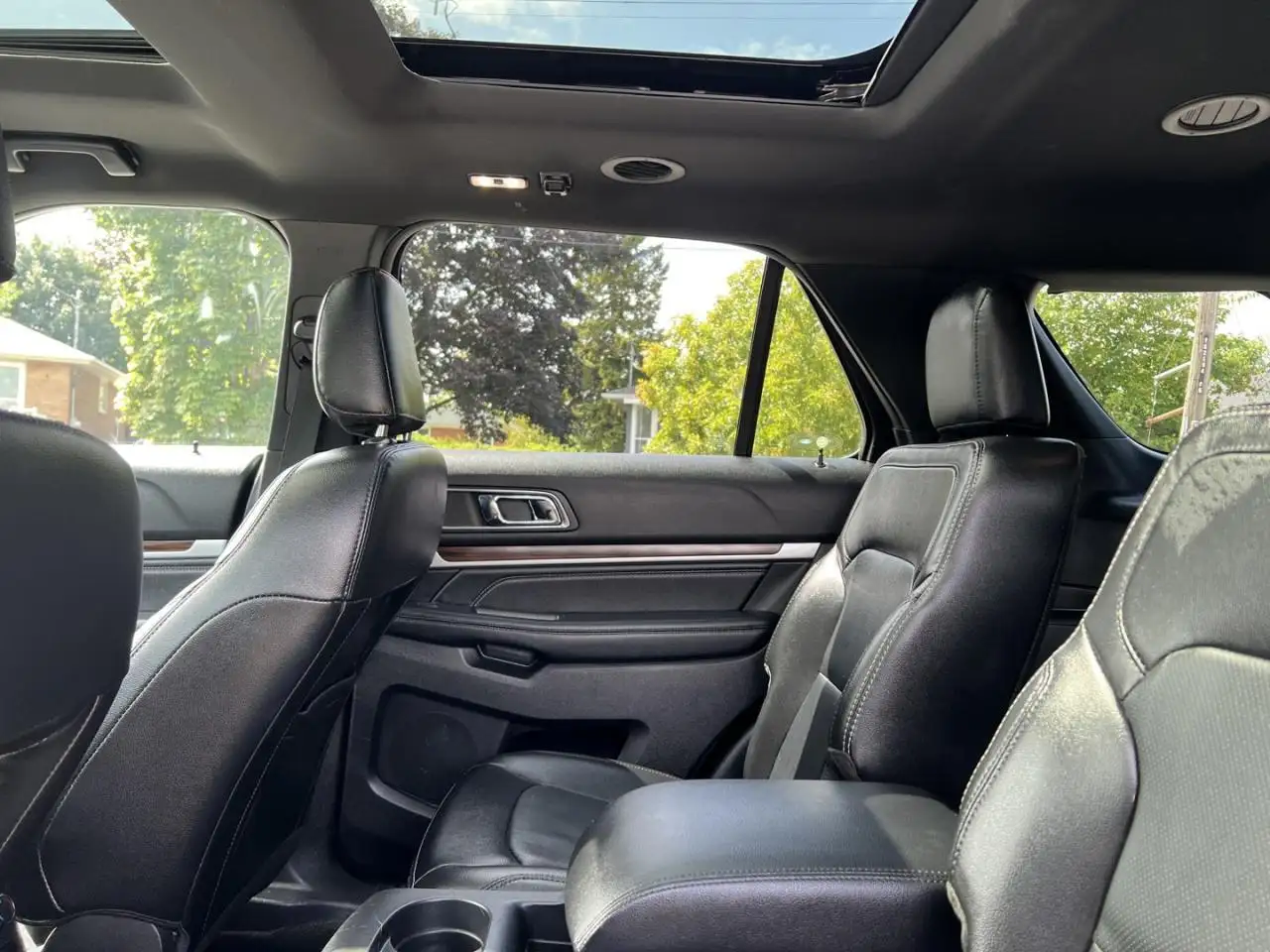 Ford Explorer снимка Ford Explorer