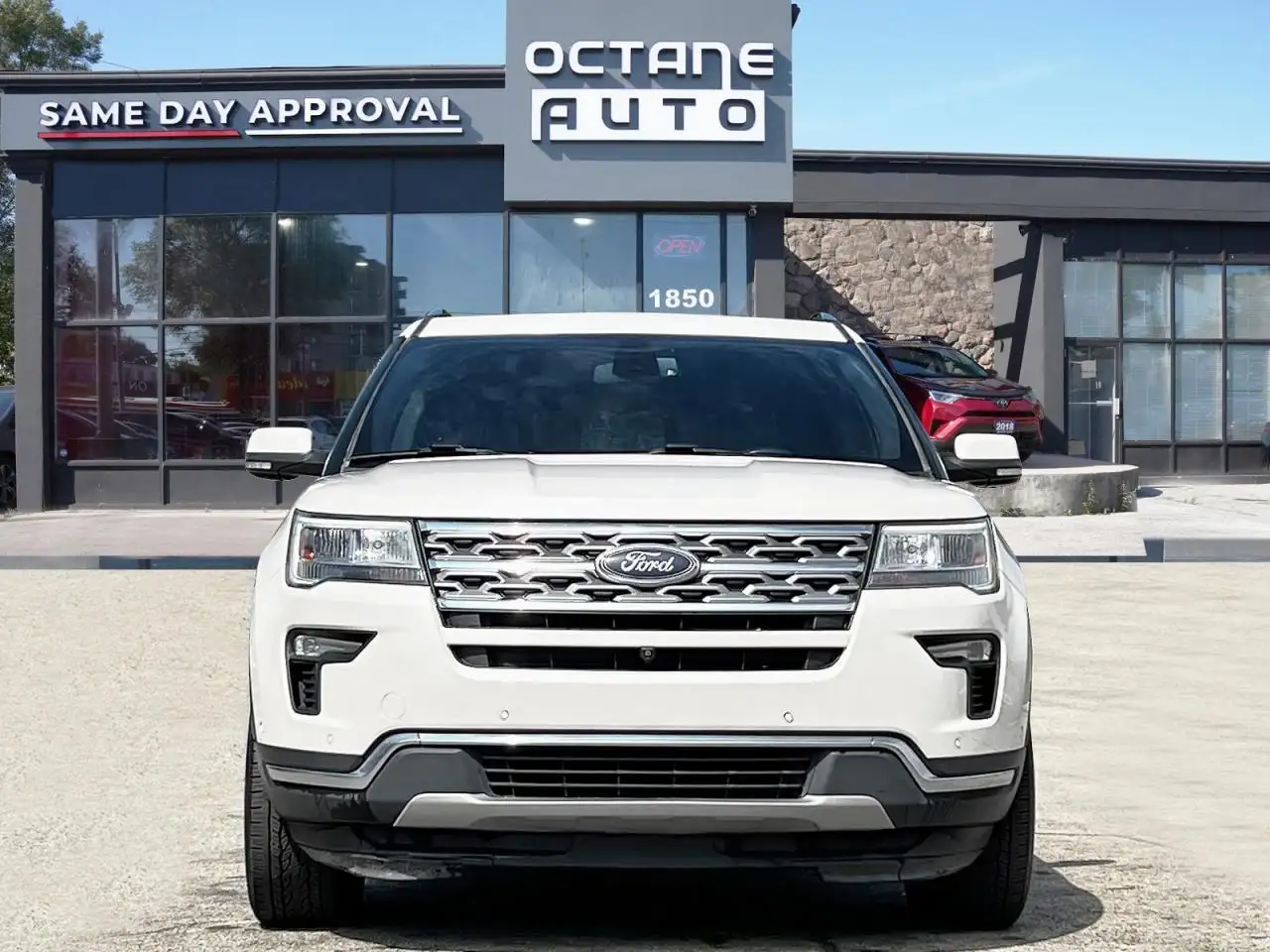 Ford Explorer снимка Ford Explorer