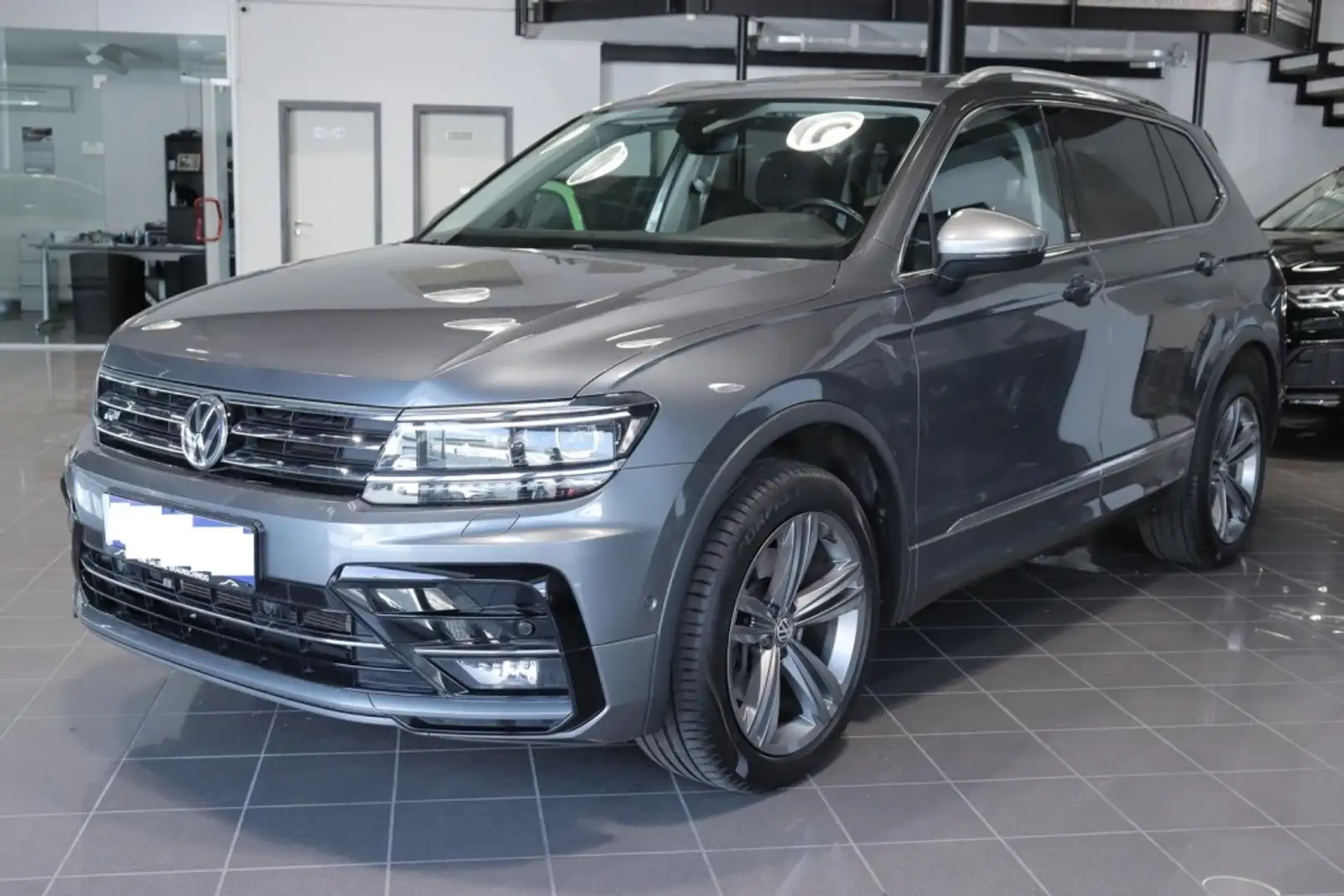 Volkswagen Tiguan 2.0TDI R-Line 4Motion DSG 147kW Grijs - 1