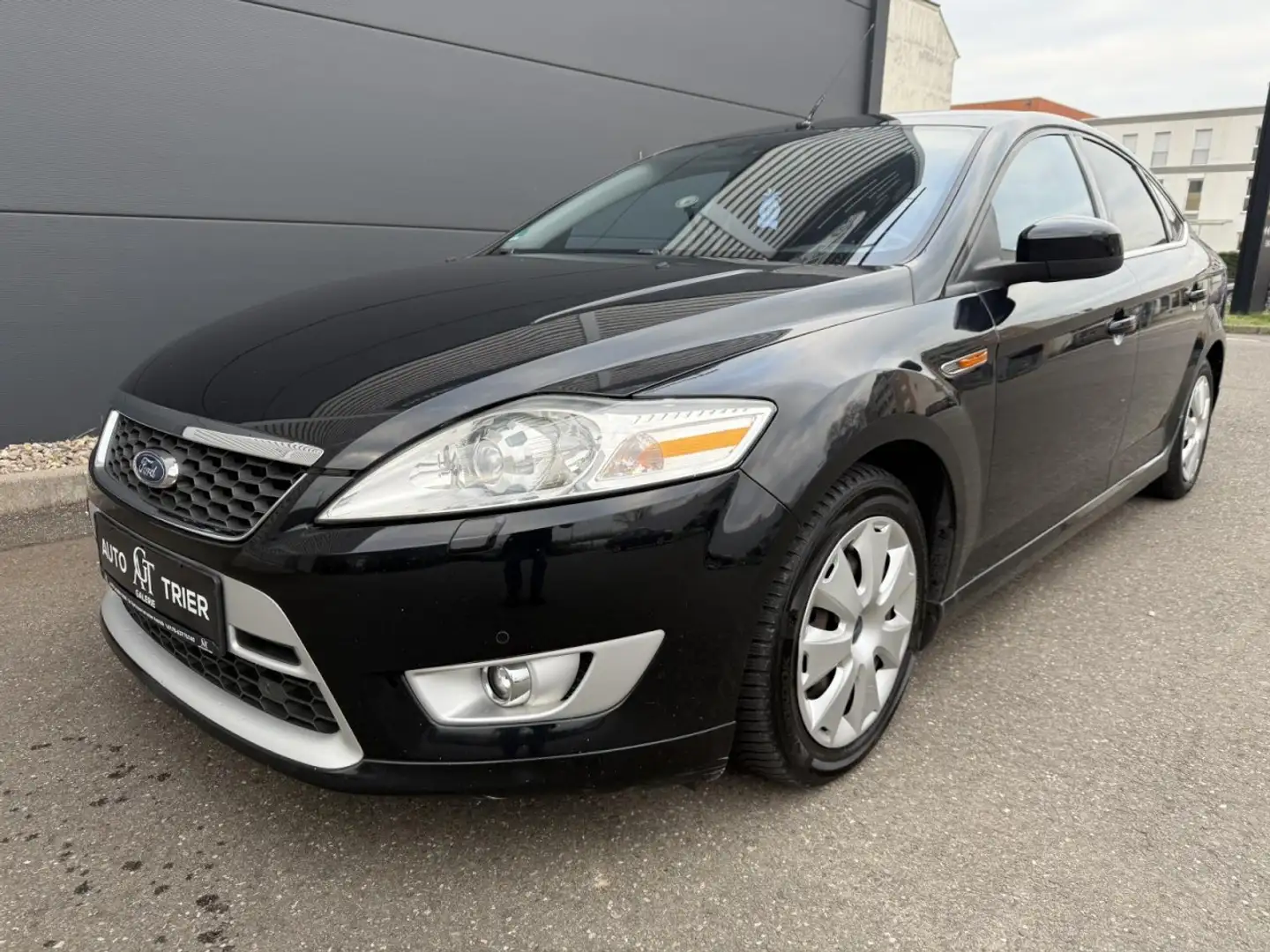 Ford Mondeo 2.2 Lim. Titanium S NAVI PDC SHZ XENON Klima Schwarz - 2