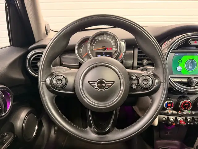 Mini Hatch view 12