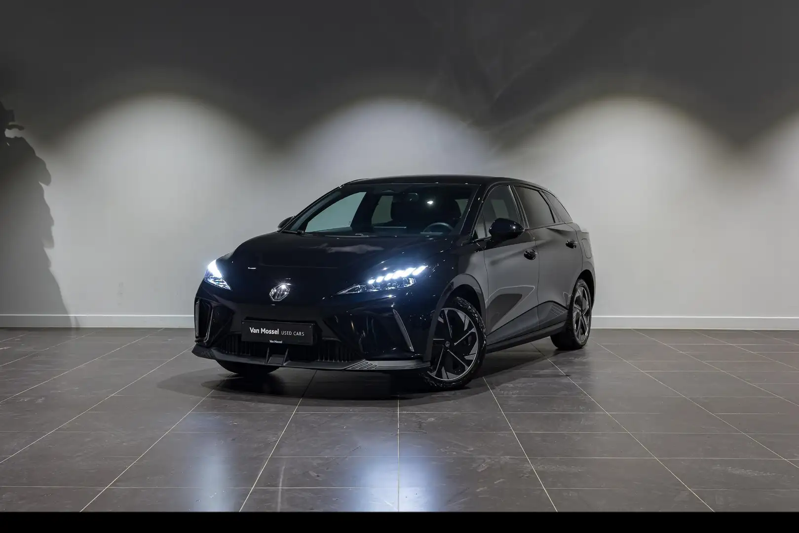 MG MG4 64 kWh Luxury Luxury | Carplay | ACC | LED | 360 C Noir - 1
