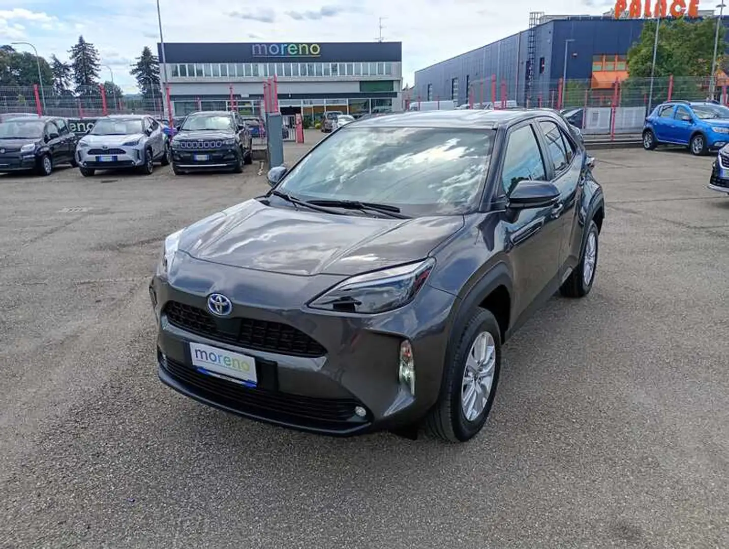Toyota Yaris Cross 1.5h Business fwd 116 CV e-cvt Gris - 1